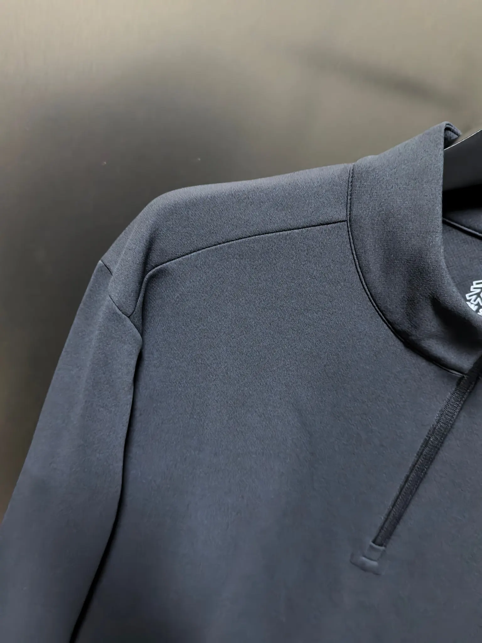 Quarter-Zip Long-Sleeve Cotton Top D31020769 — view 2
