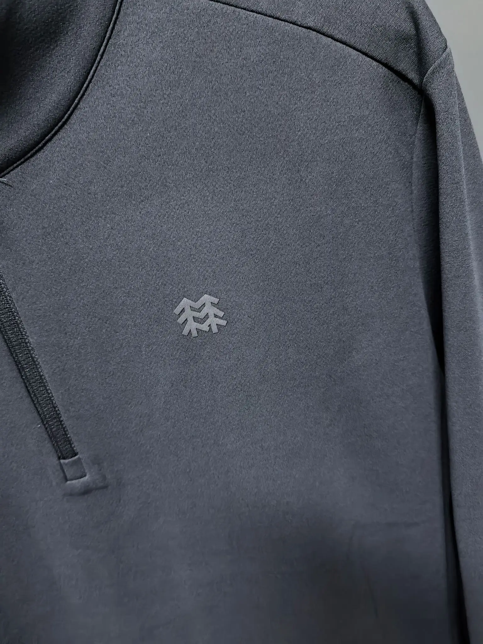 Quarter-Zip Long-Sleeve Cotton Top D31020769 — view 3