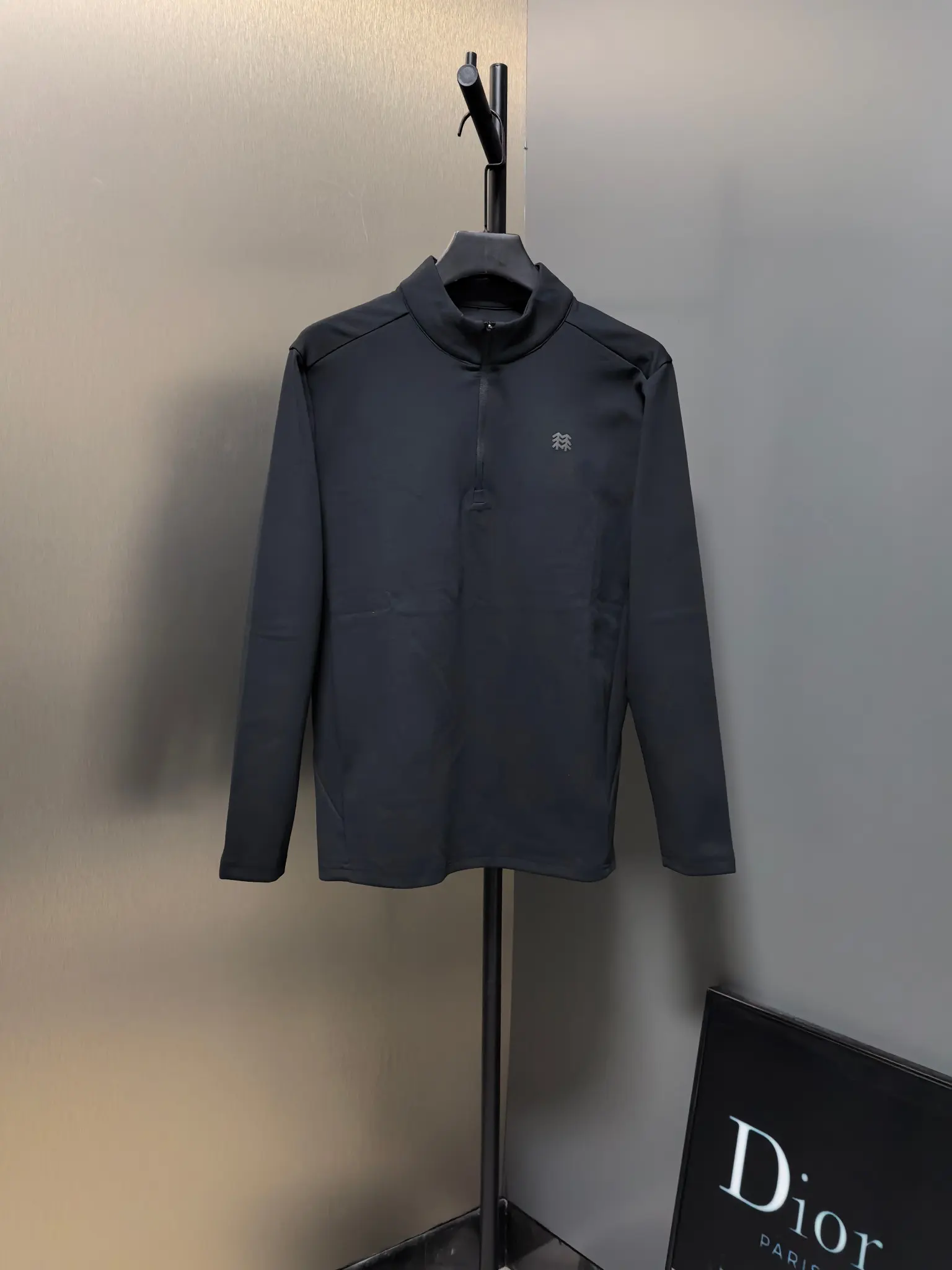 Half-Zip Long-Sleeve Performance Top D31020767
