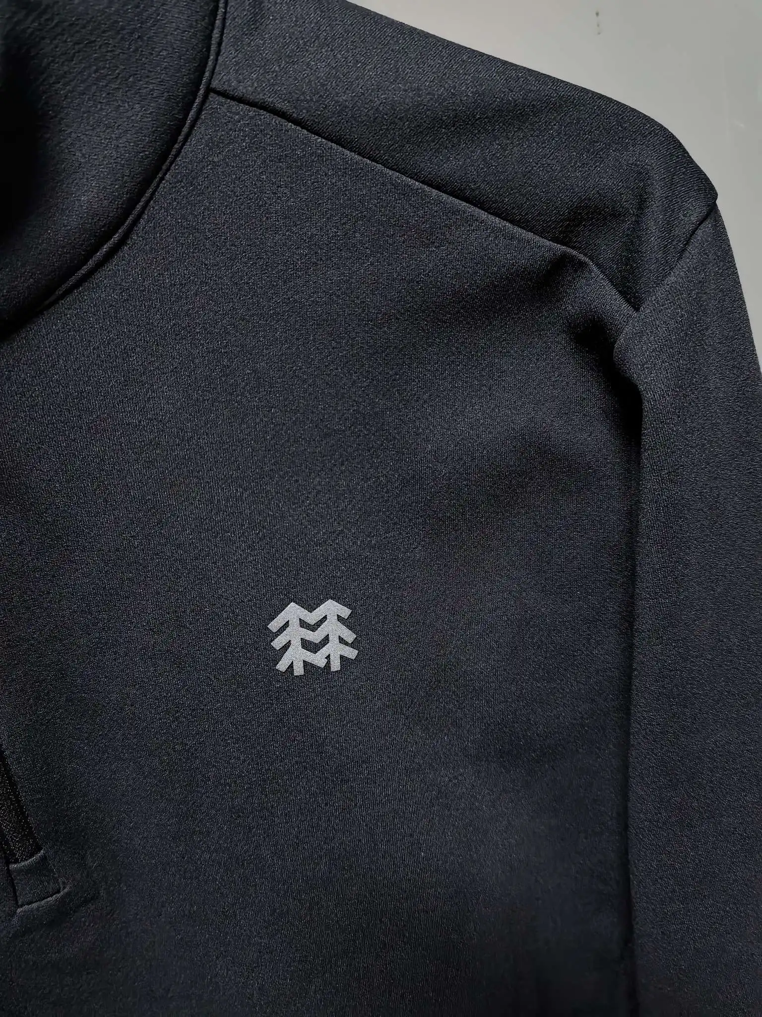Half-Zip Long-Sleeve Performance Top D31020767 — view 3