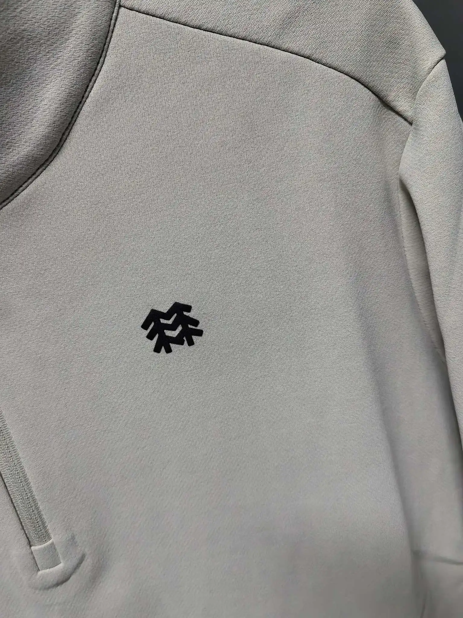 Logo-Embossed Half-Zip Long-Sleeve Top D31020768 — view 3