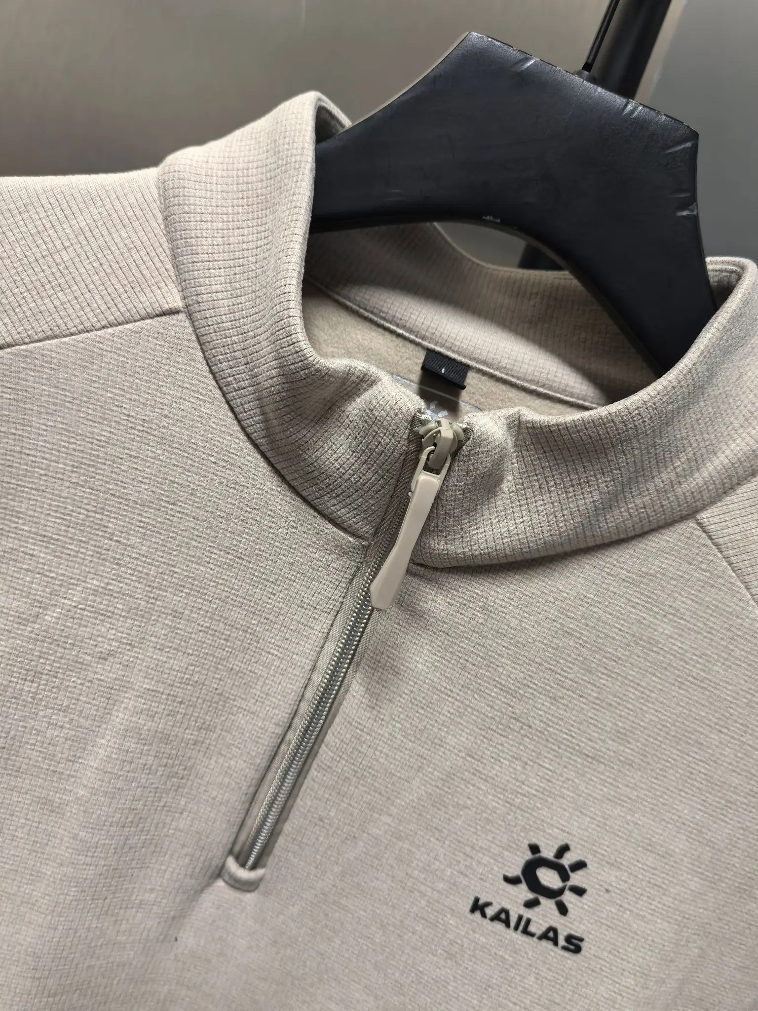 Kailas Half-Zip Long-Sleeve Sweatshirt D31020773 — view 4