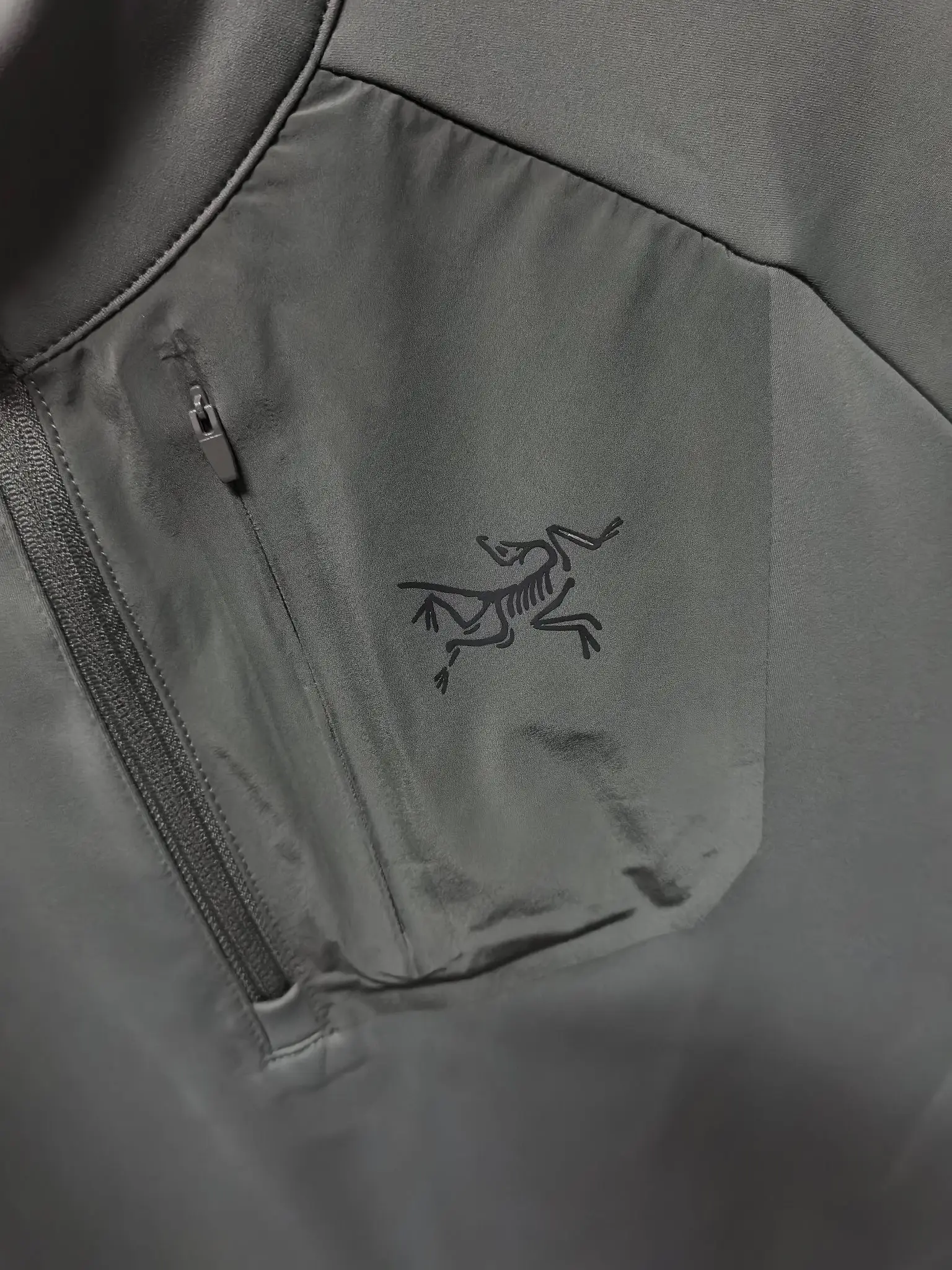 Half-Zip Long-Sleeve Performance Top D31020776 — view 3