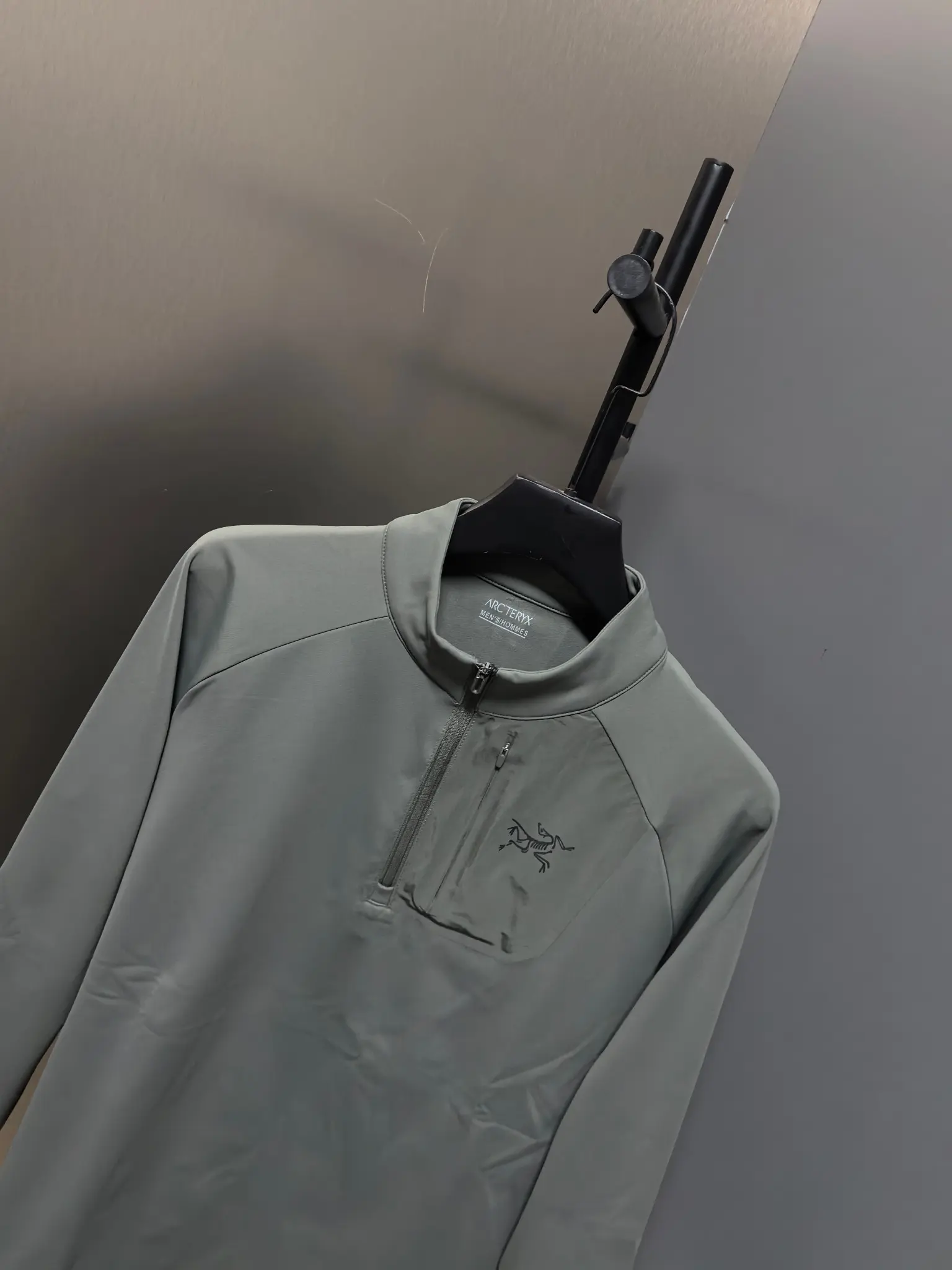 Half-Zip Long-Sleeve Performance Top D31020776 — view 6
