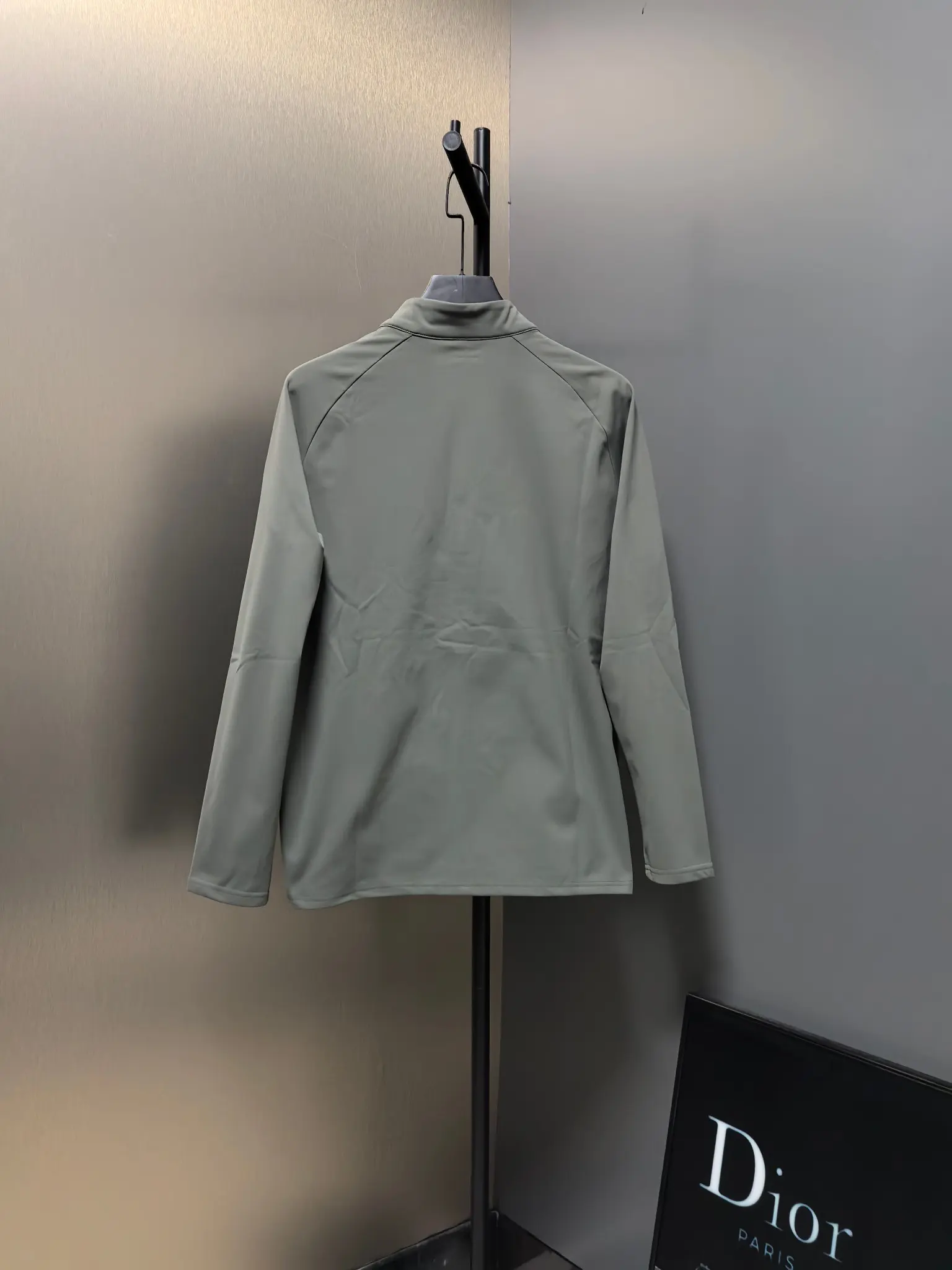 Half-Zip Long-Sleeve Performance Top D31020776 — view 7