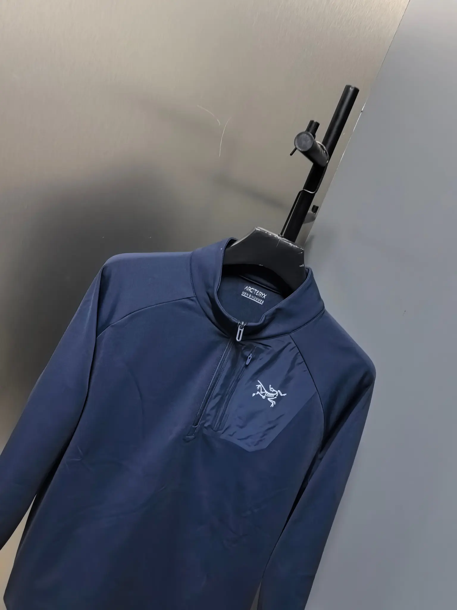 Half-Zip Long-Sleeve Performance Top D31020775 — view 6