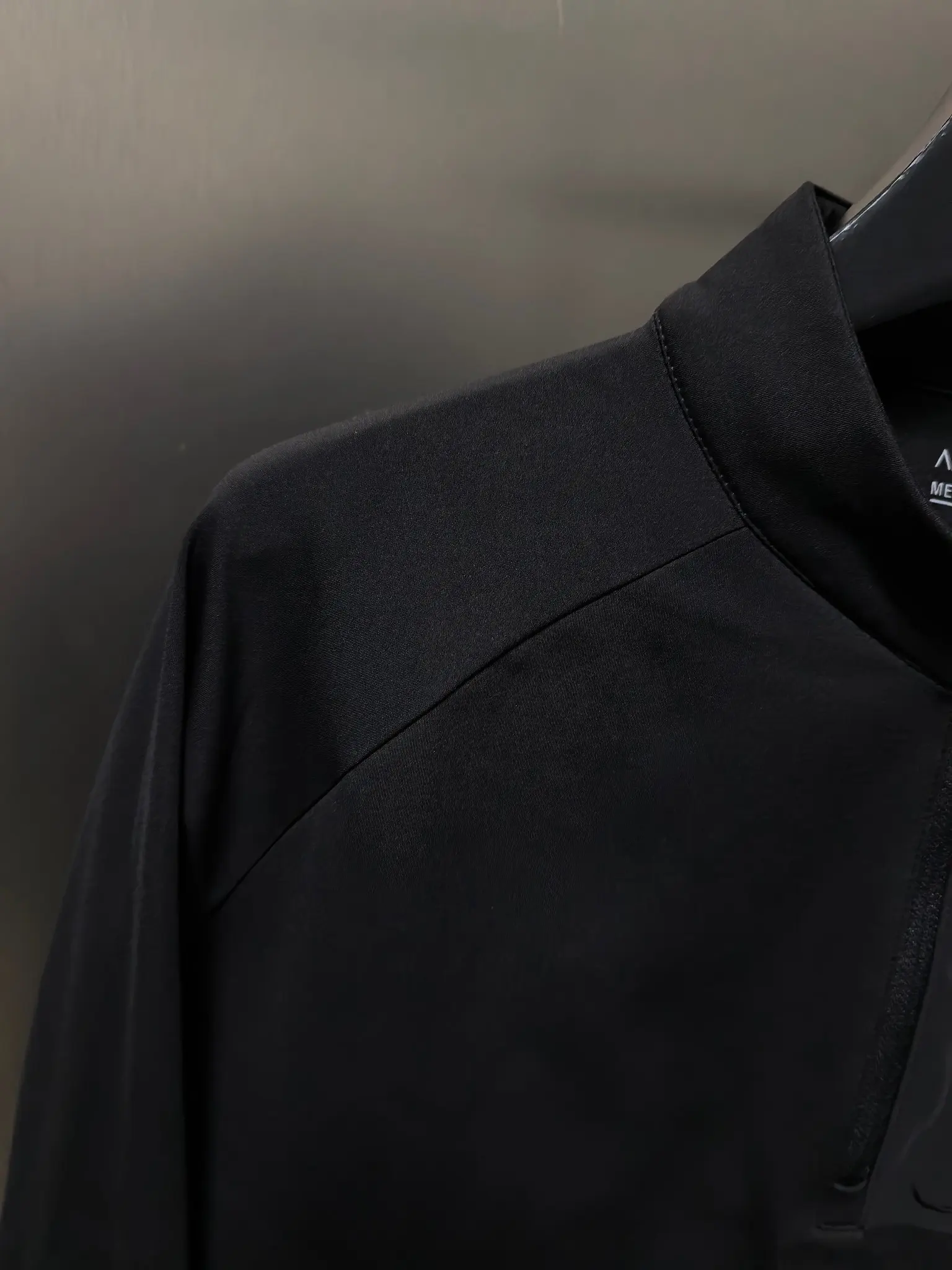Half-Zip Technical Long-Sleeve Top D31020777 — view 2