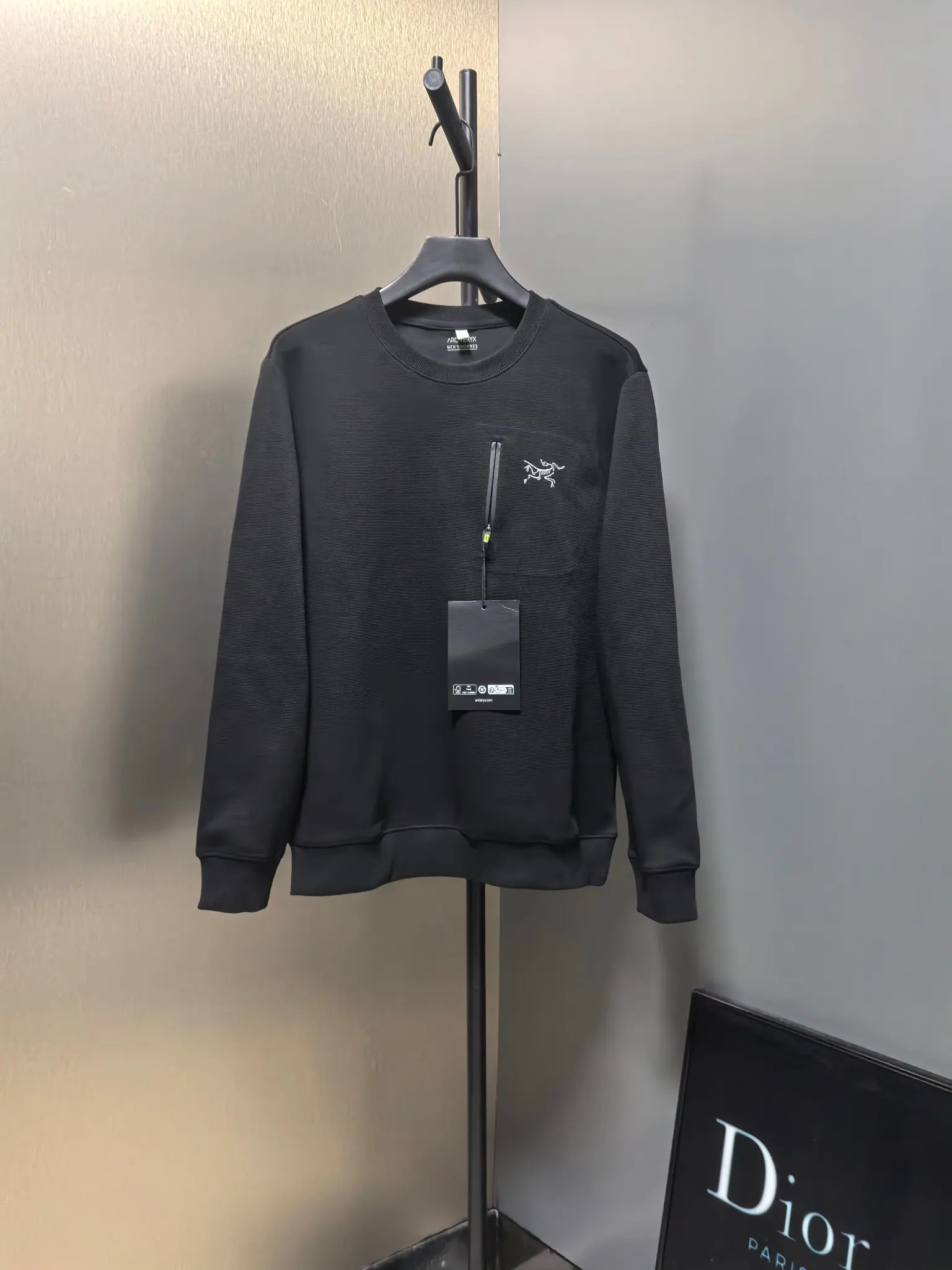 Logo-Print Crew-Neck Sweatshirt D31020787