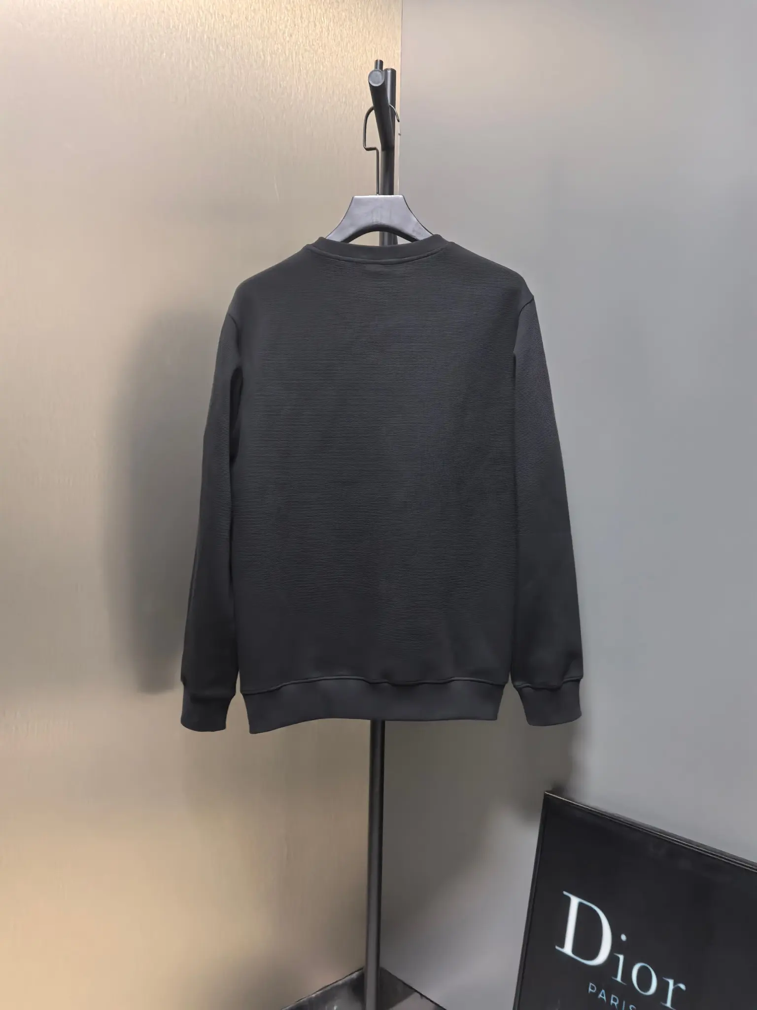 Logo-Print Crew-Neck Sweatshirt D31020787 — view 7