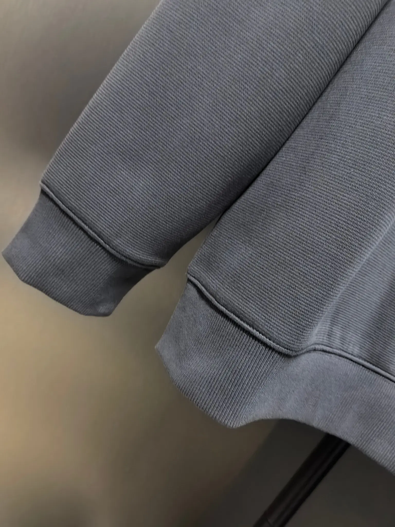 Logo-Embroidered Zip-Pocket Sweatshirt D31020785 — view 5