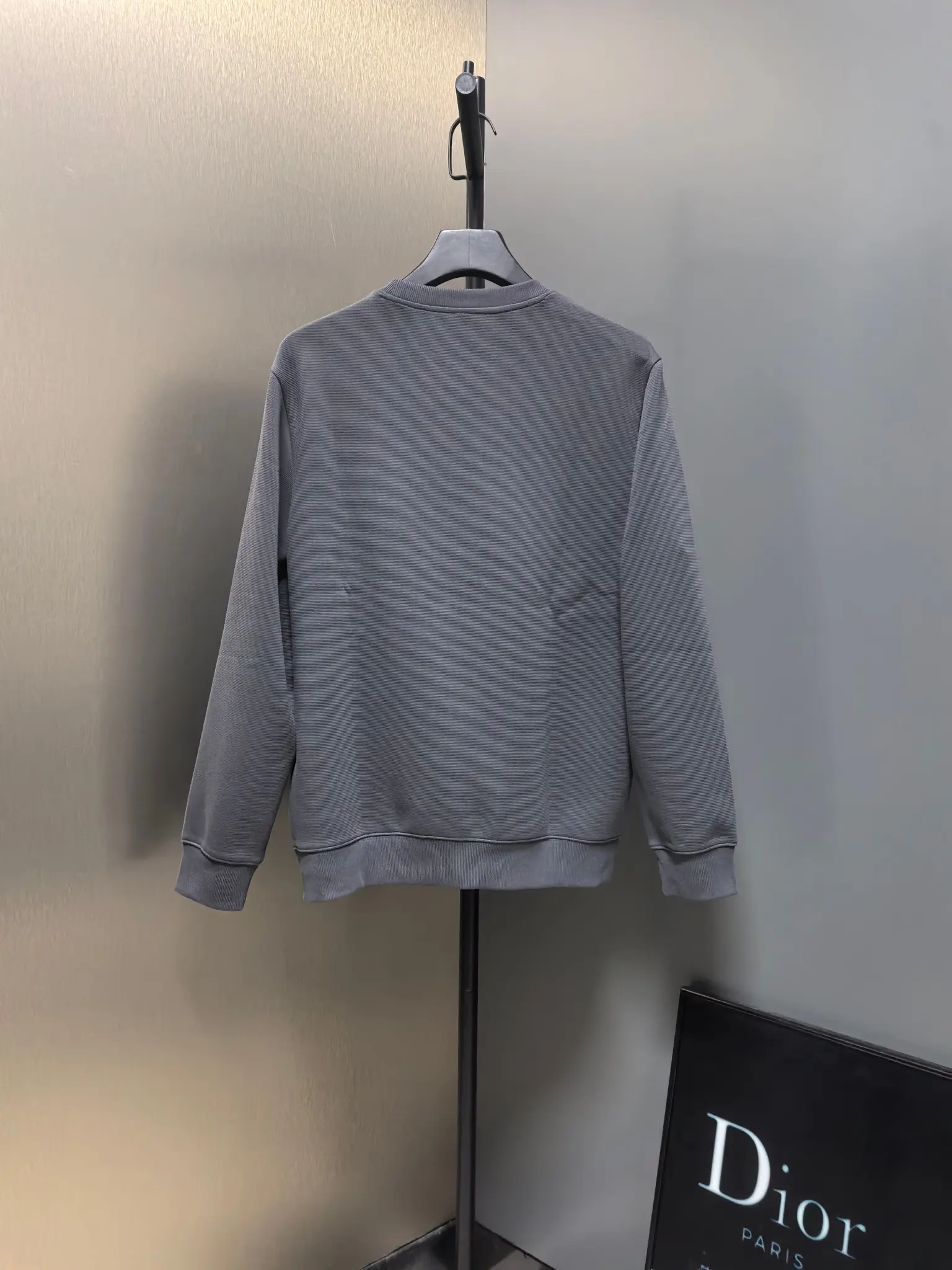 Logo-Embroidered Zip-Pocket Sweatshirt D31020785 — view 7