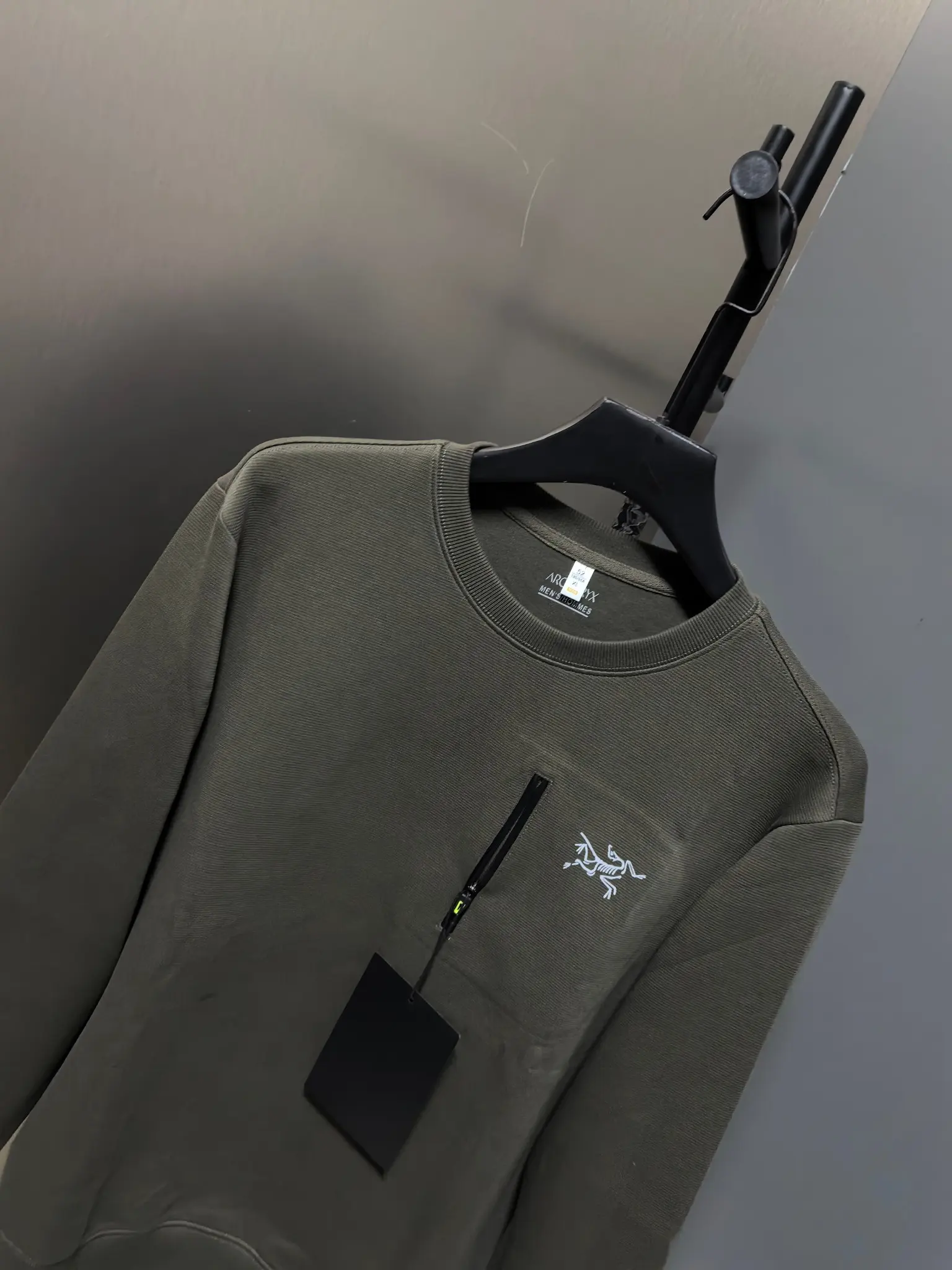 Logo-Embroidered Crew-Neck Sweatshirt D31020786 — view 6