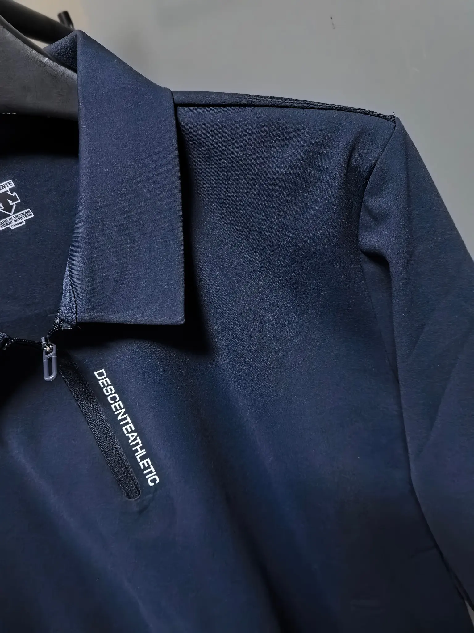 Long-Sleeve Half-Zip Polo Shirt D31020784 — view 2