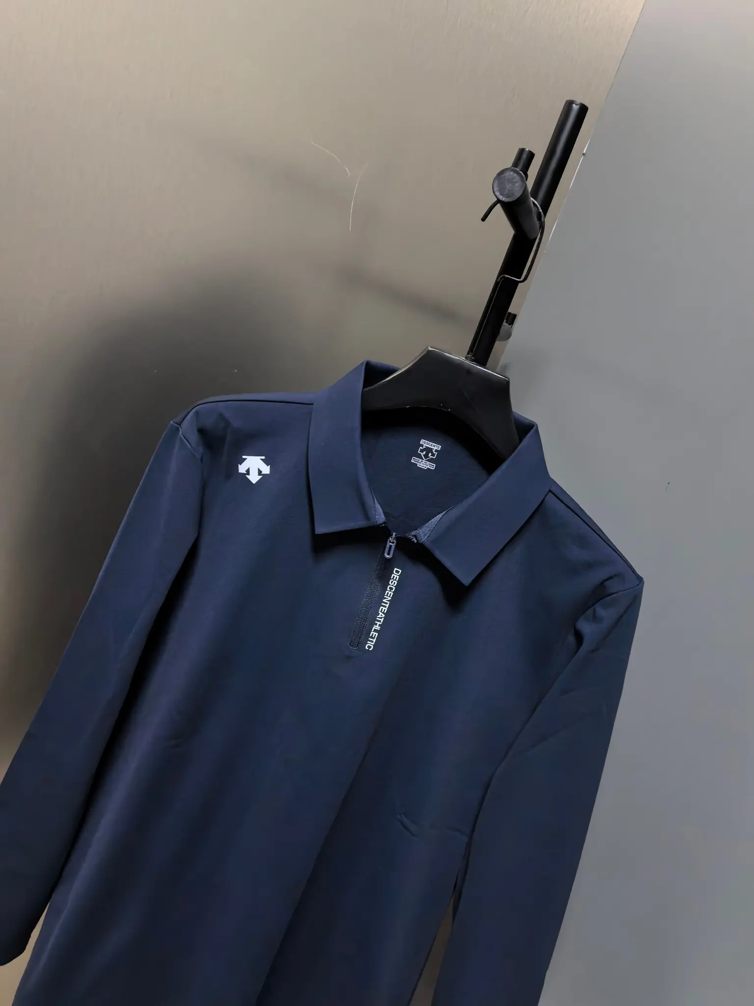 Long-Sleeve Half-Zip Polo Shirt D31020784 — view 6
