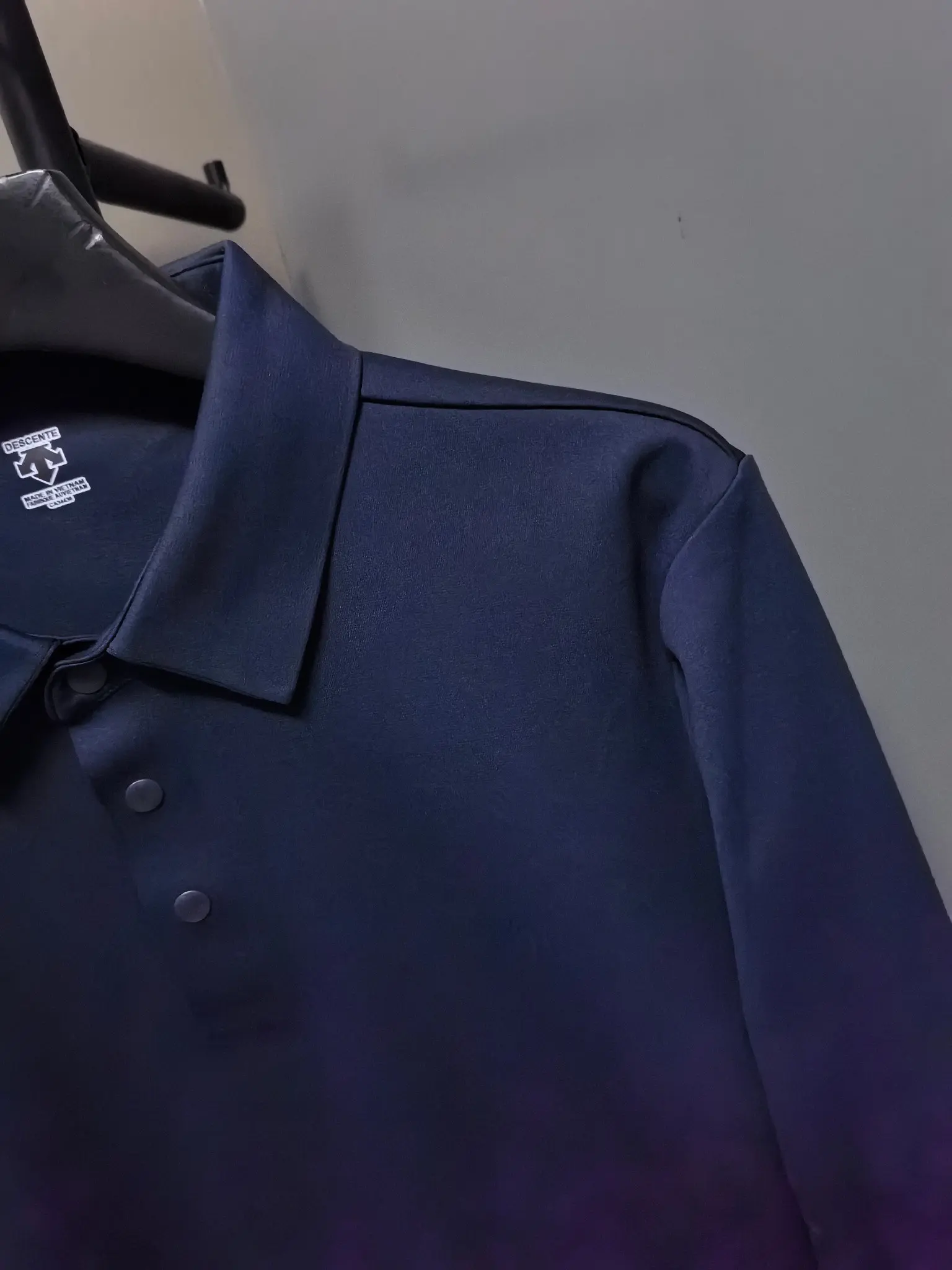 Long-Sleeve Performance Polo Shirt D31020780 — view 2