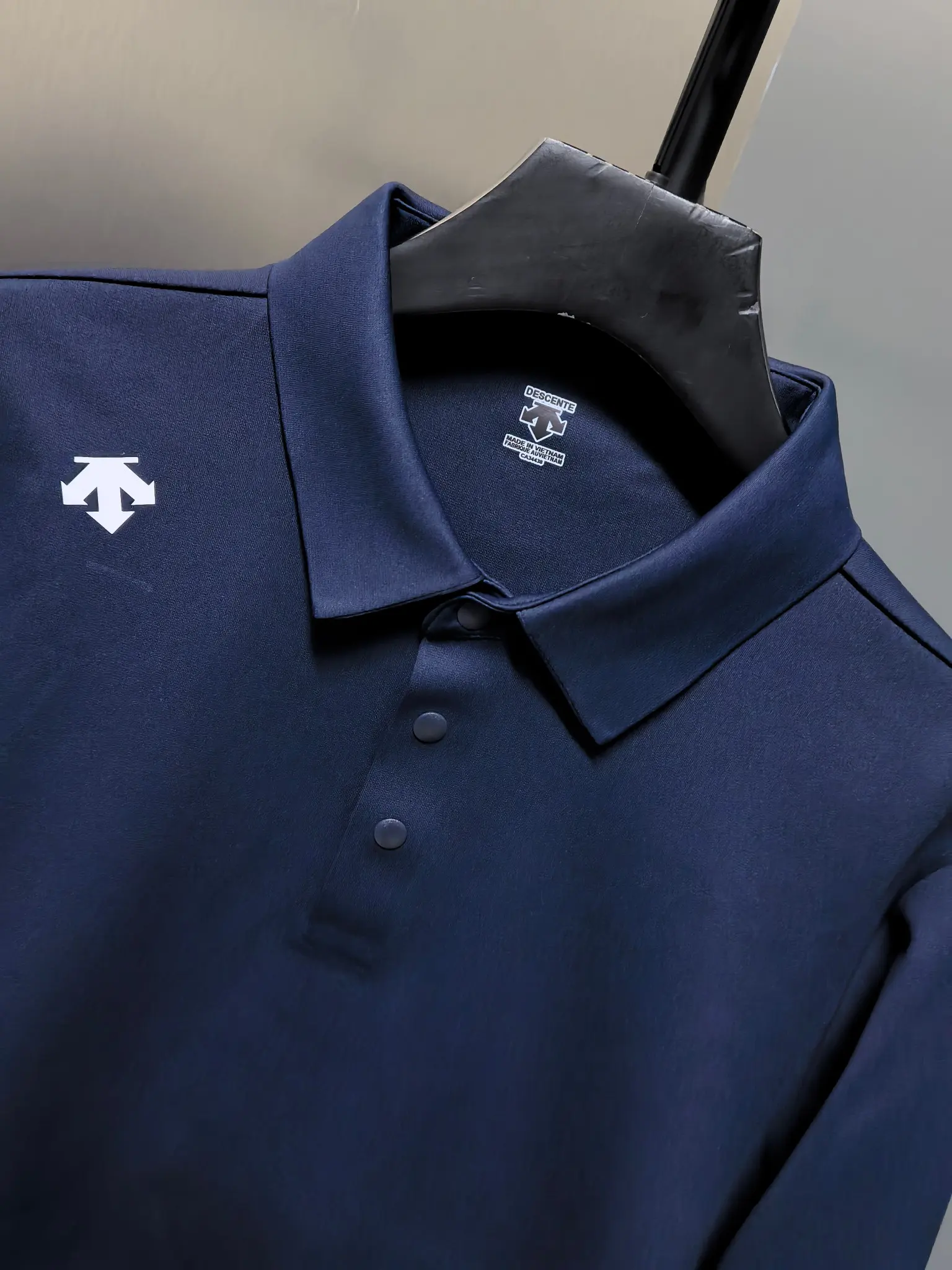 Long-Sleeve Performance Polo Shirt D31020780 — view 4
