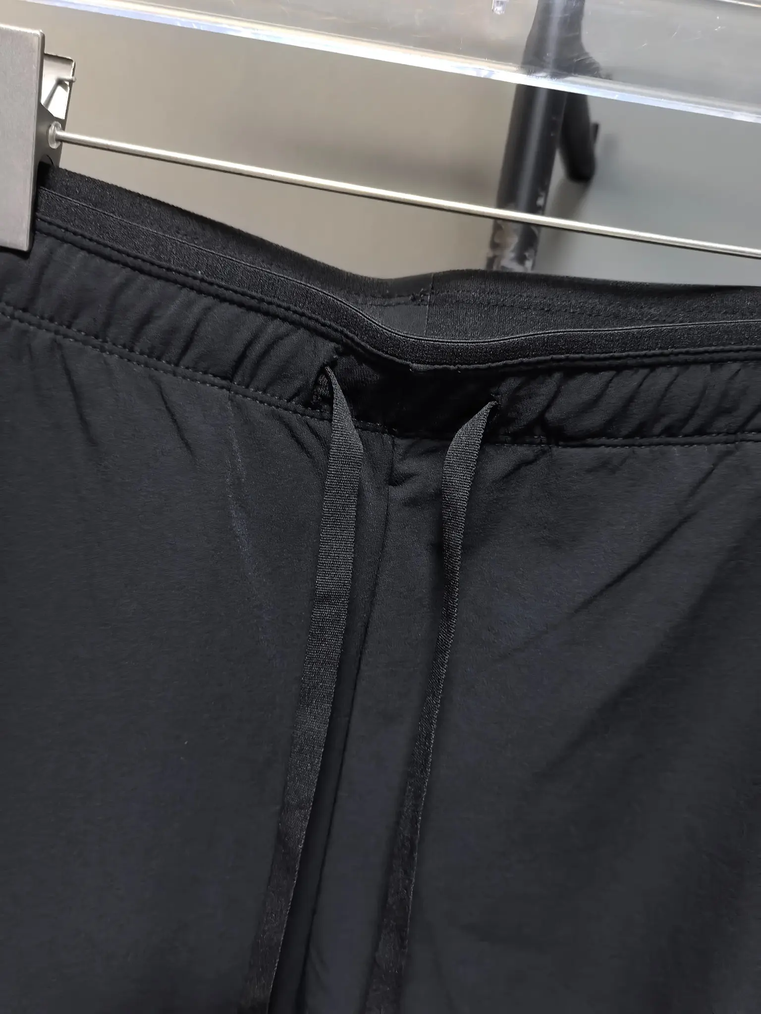Descente Men's Outdoor Performance Trousers D31020814 — view 3