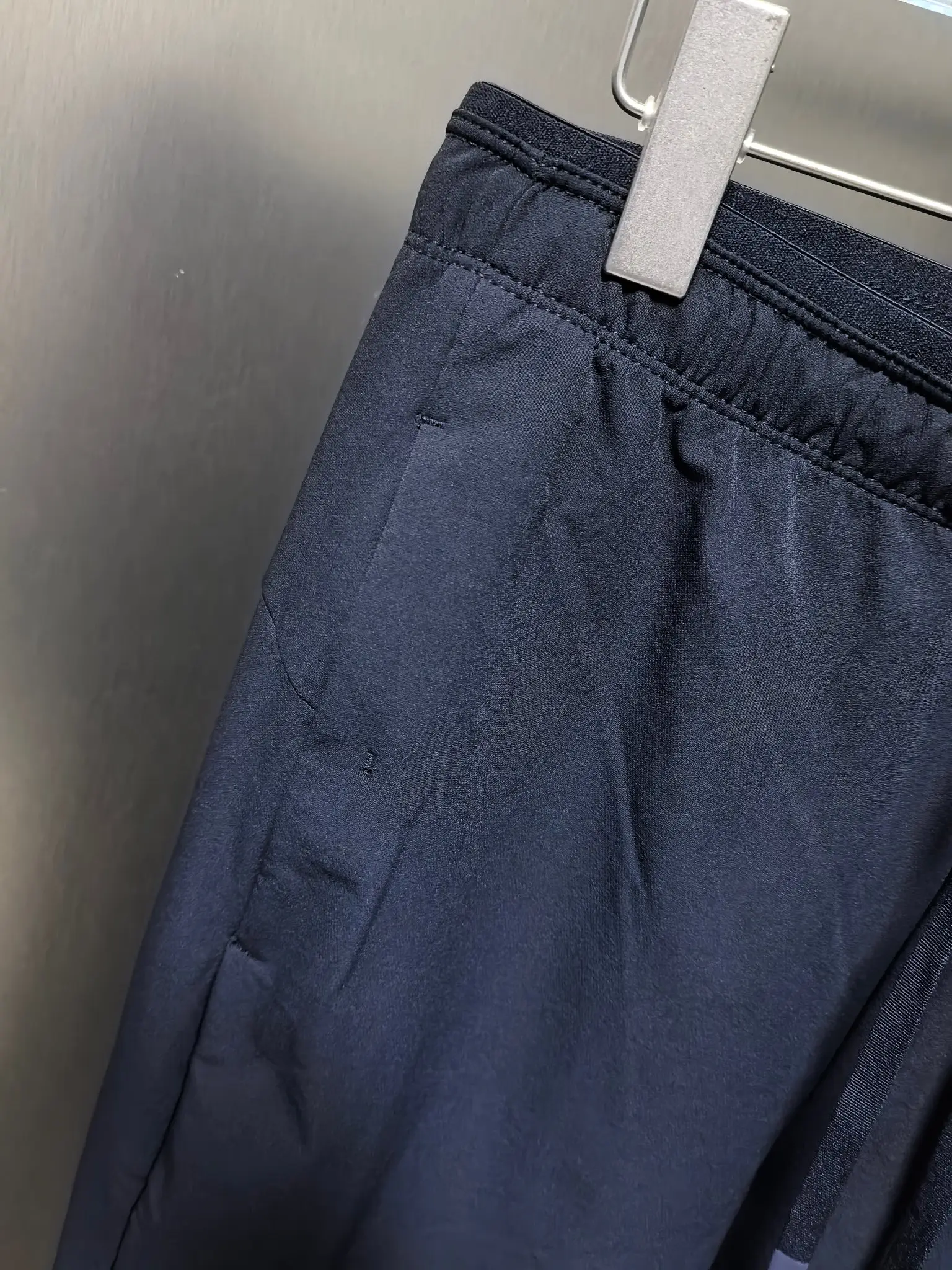 Men's Outdoor Performance Trousers D31020812 — view 2