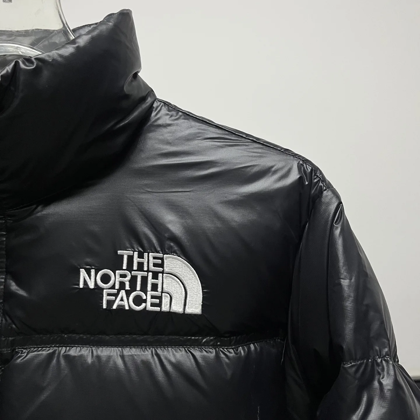 Nuptse Cropped Down-Filled Puffer Jacket D31018948 — view 6