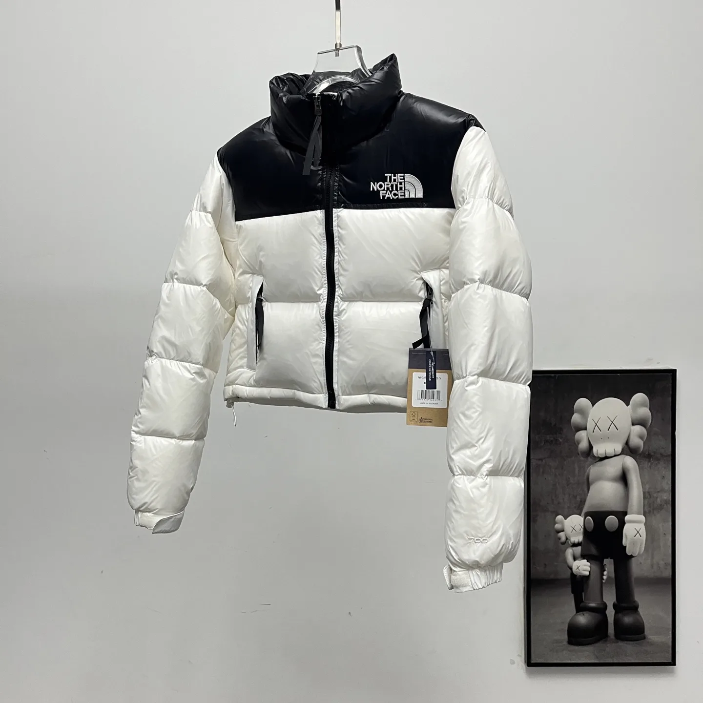 1984 Nuptse Cropped Down Puffer Jacket D31018950 — view 2
