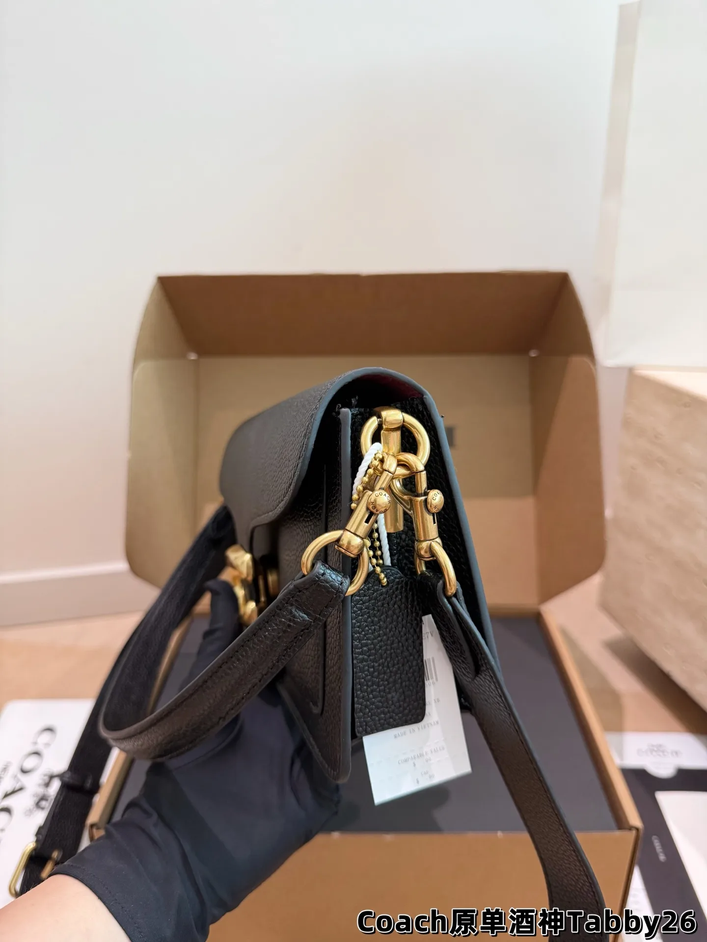 Tabby Shoulder Bag in Grained Leather D32017975 — view 21