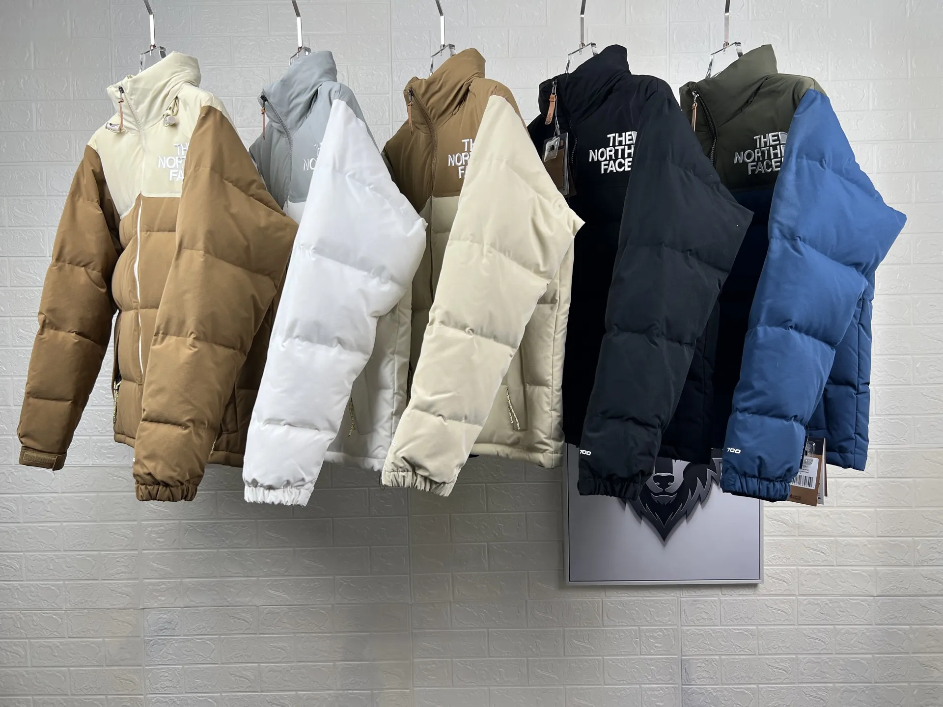 Low-Fi Hi-Tek Down-Filled Puffer Jacket D32019044 — view 2