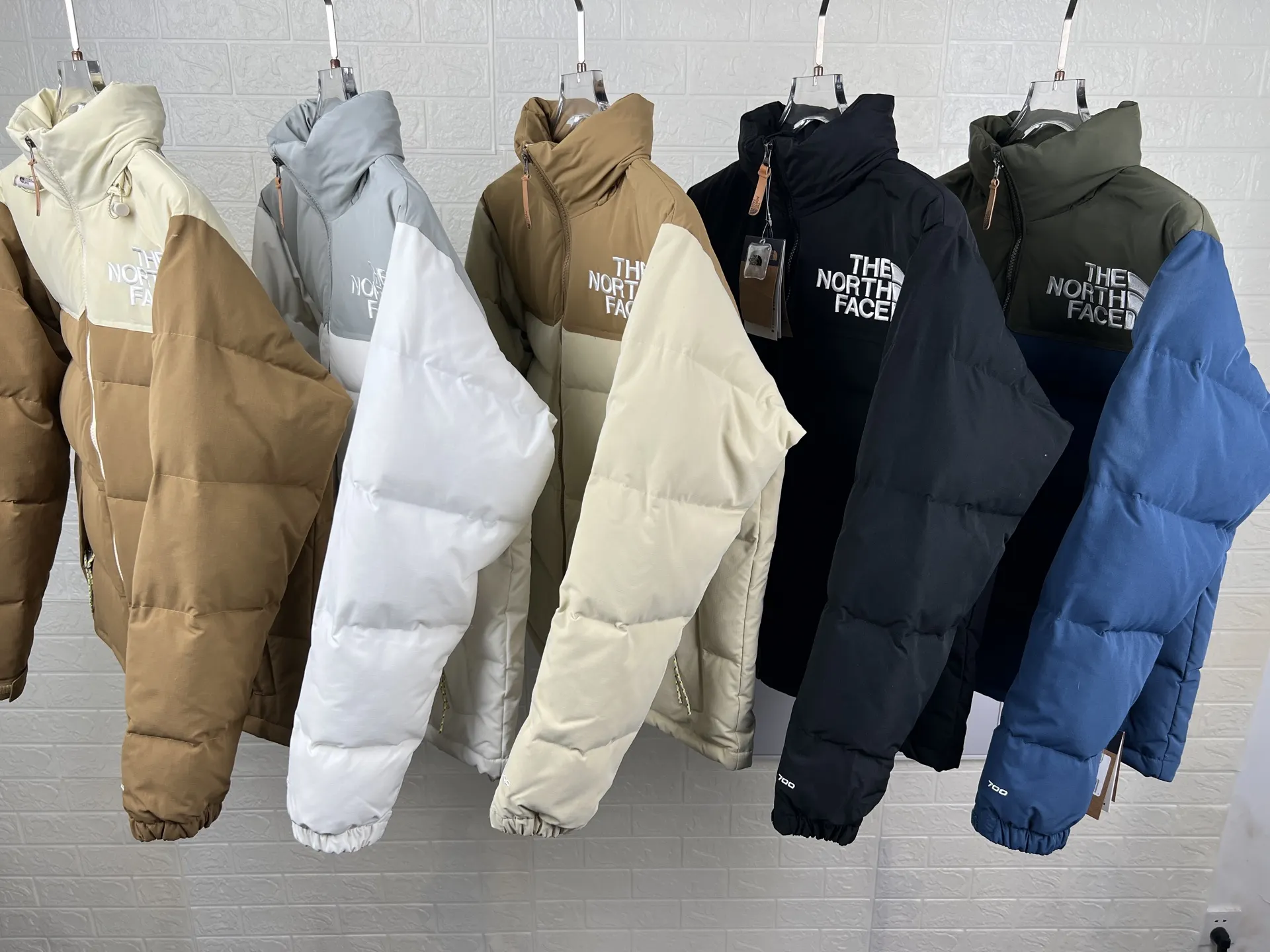 Low-Fi Hi-Tek Down-Filled Puffer Jacket D32019044 — view 3