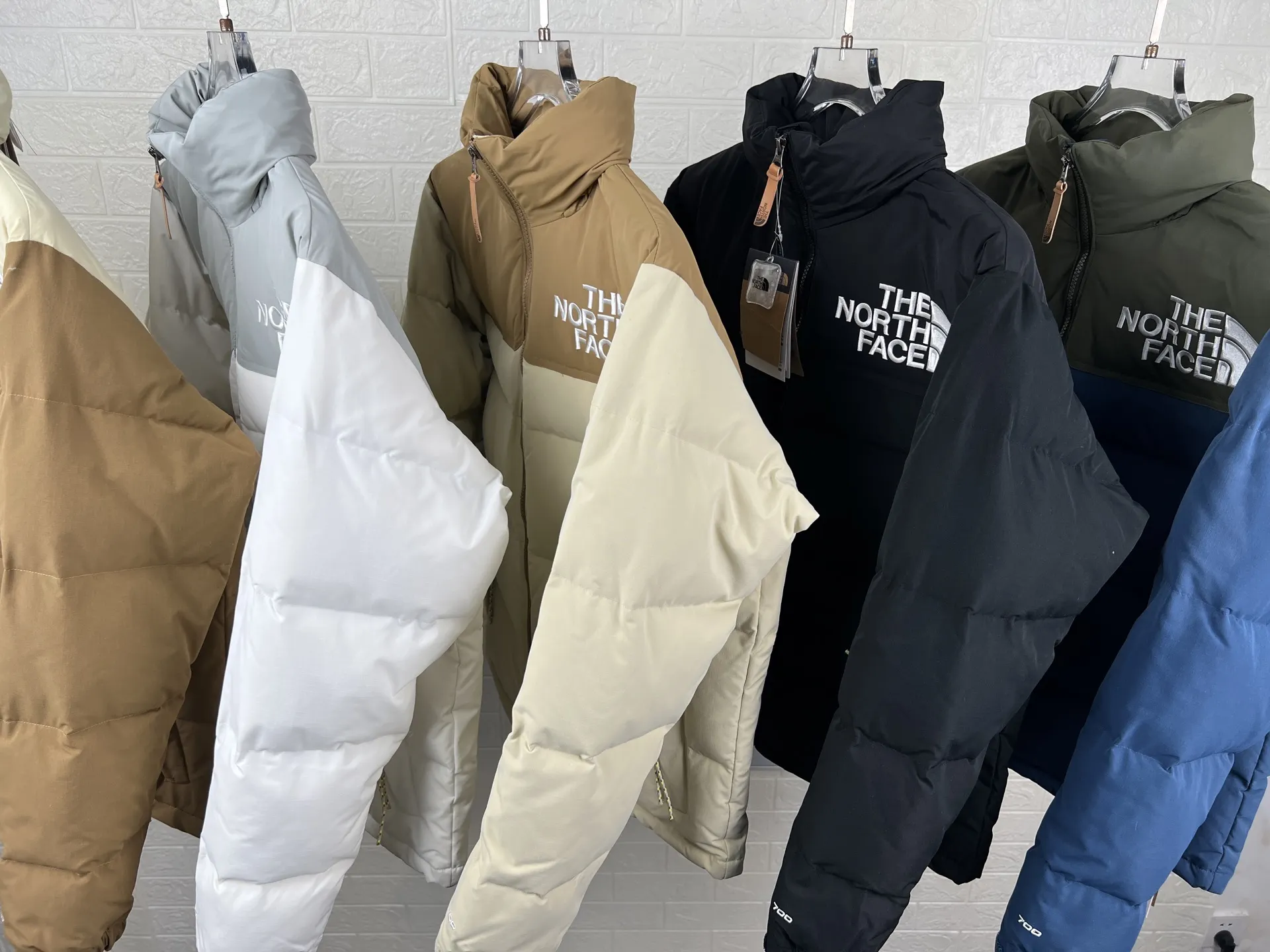 Low-Fi Hi-Tek Down-Filled Puffer Jacket D32019044 — view 4