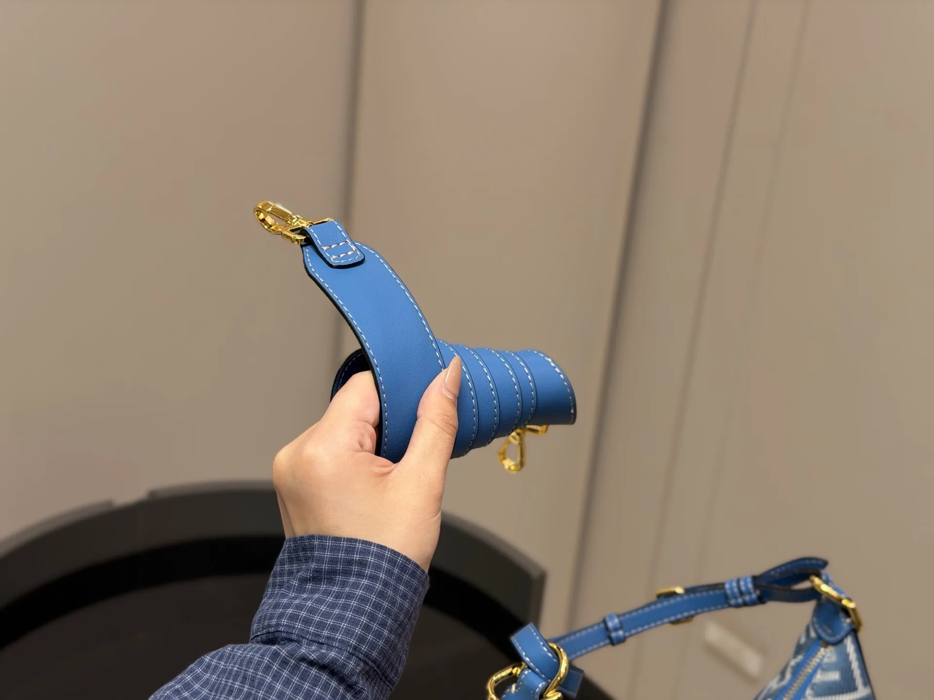 Fendi Monogram Croissant Shoulder Bag D32018222 — view 3
