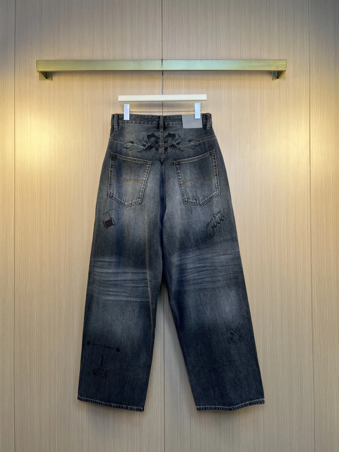 Tattoo Print Wide-Leg Jeans D32519239 — view 5