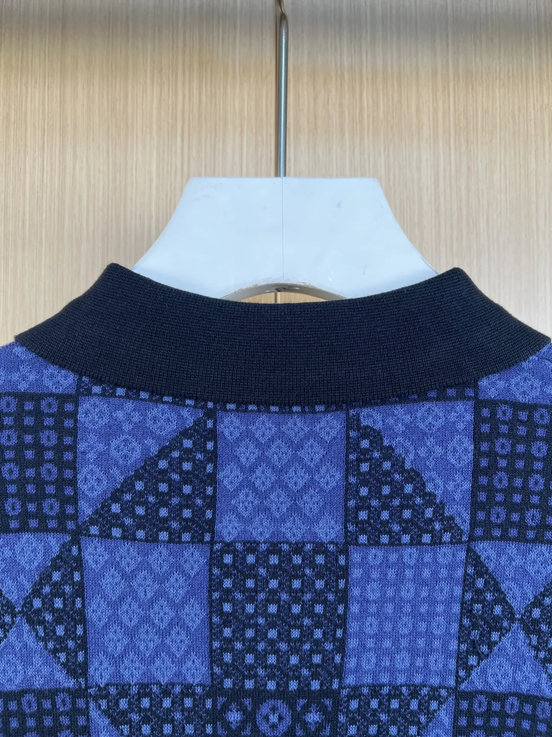 Geometric Jacquard Knit Polo Sweater D32519236 — view 7