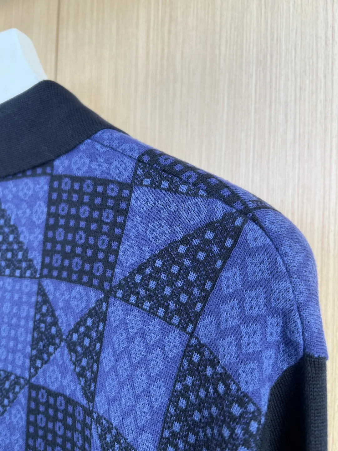 Geometric Jacquard Knit Polo Sweater D32519236 — view 8