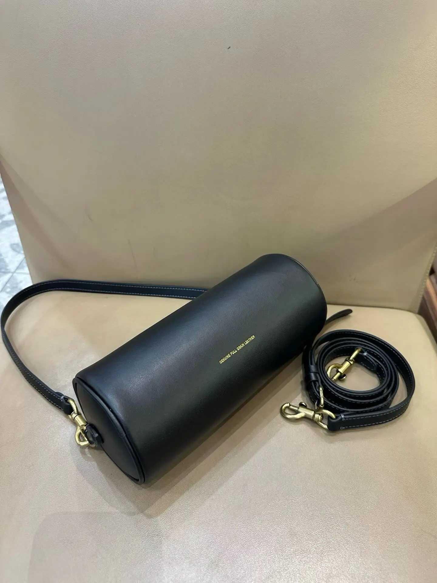 Barrel Shoulder Bag in Signature Canvas D33017976 — view 6