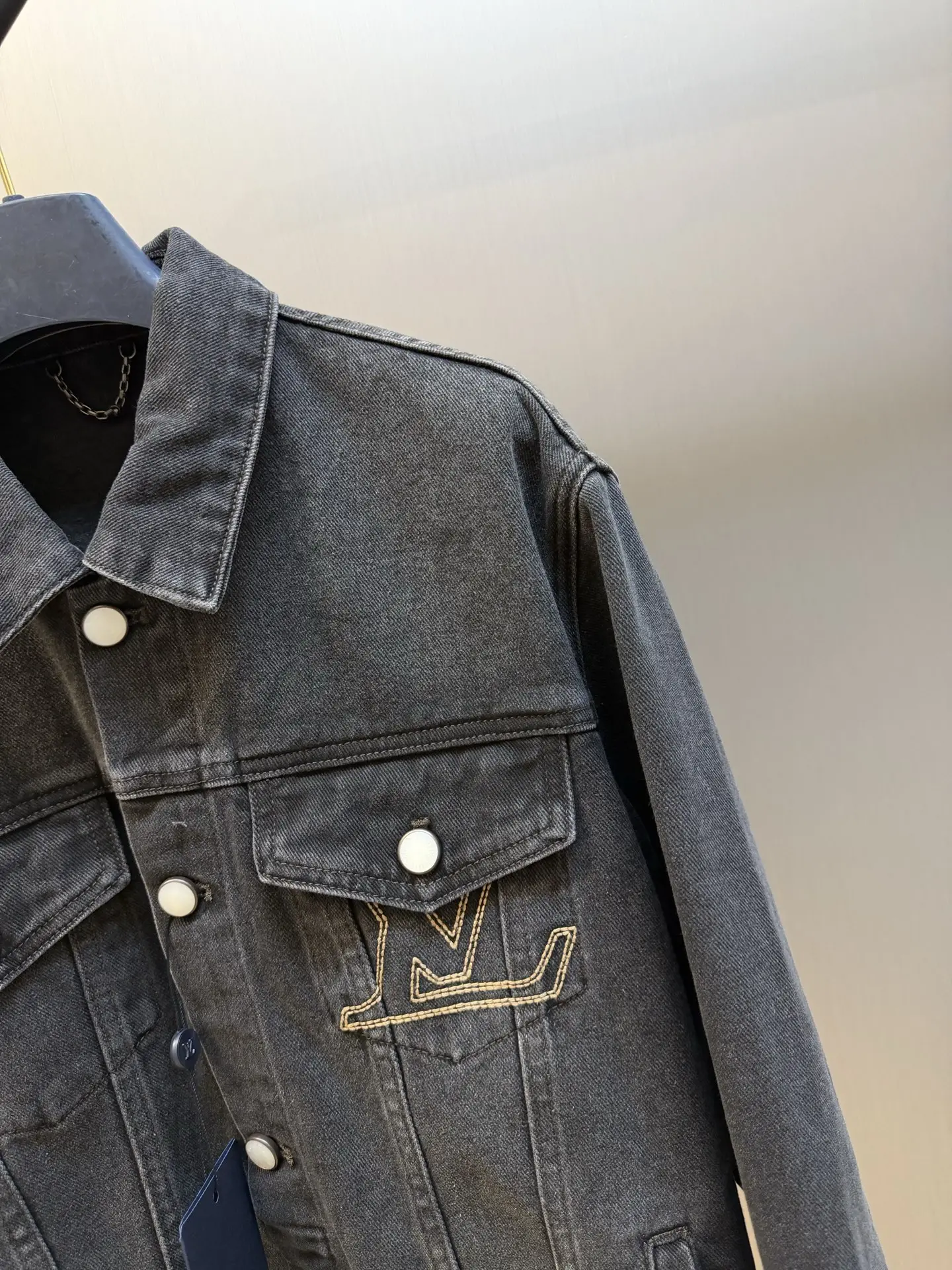 Embroidered Denim Trucker Jacket D33519172 — view 3