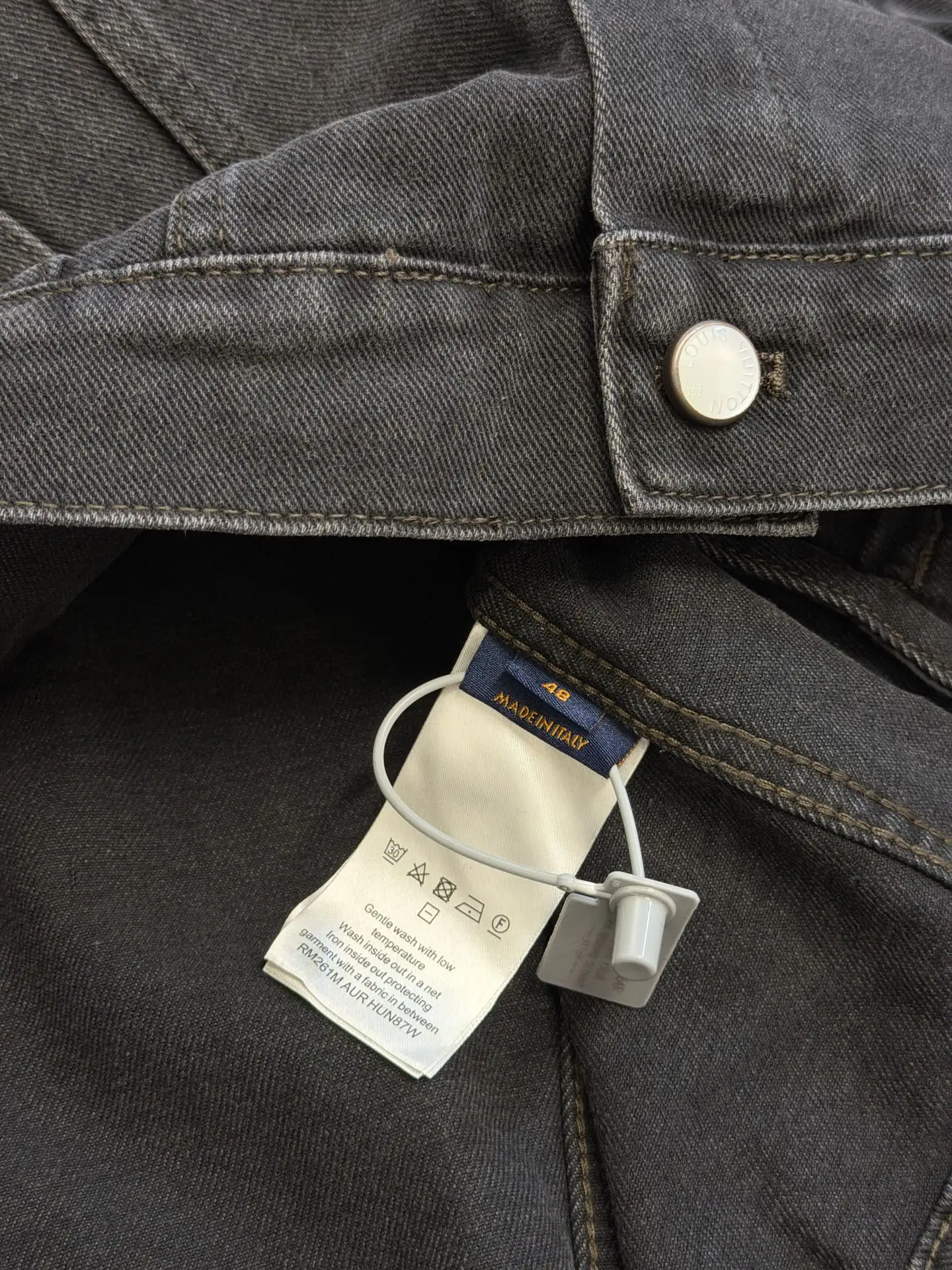 Embroidered Denim Trucker Jacket D33519172 — view 8