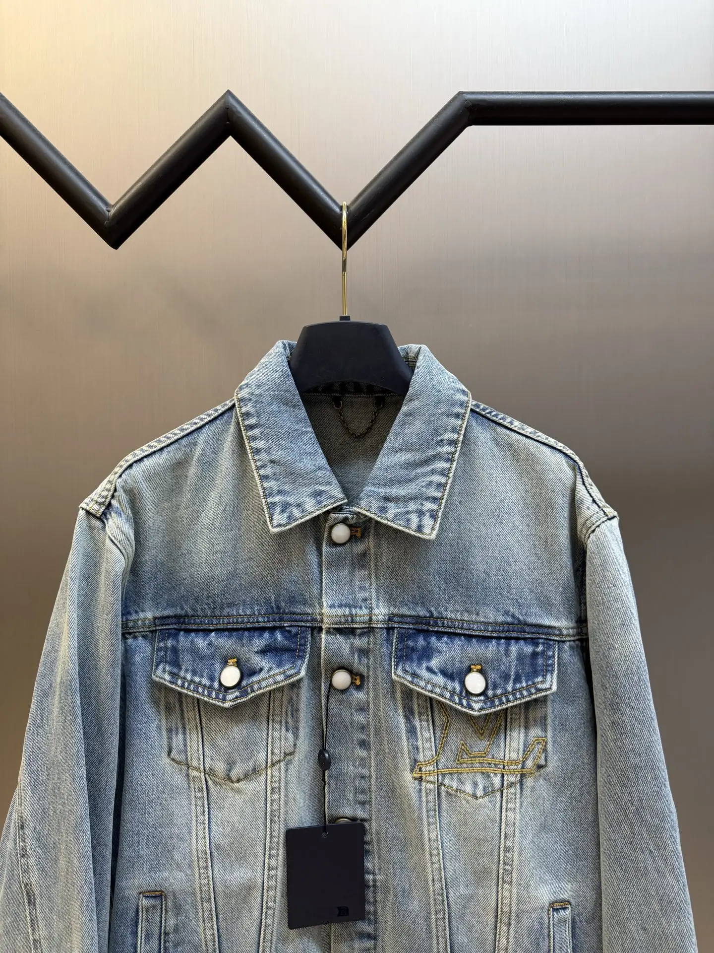 Embroidered Denim Trucker Jacket D33519171 — view 2