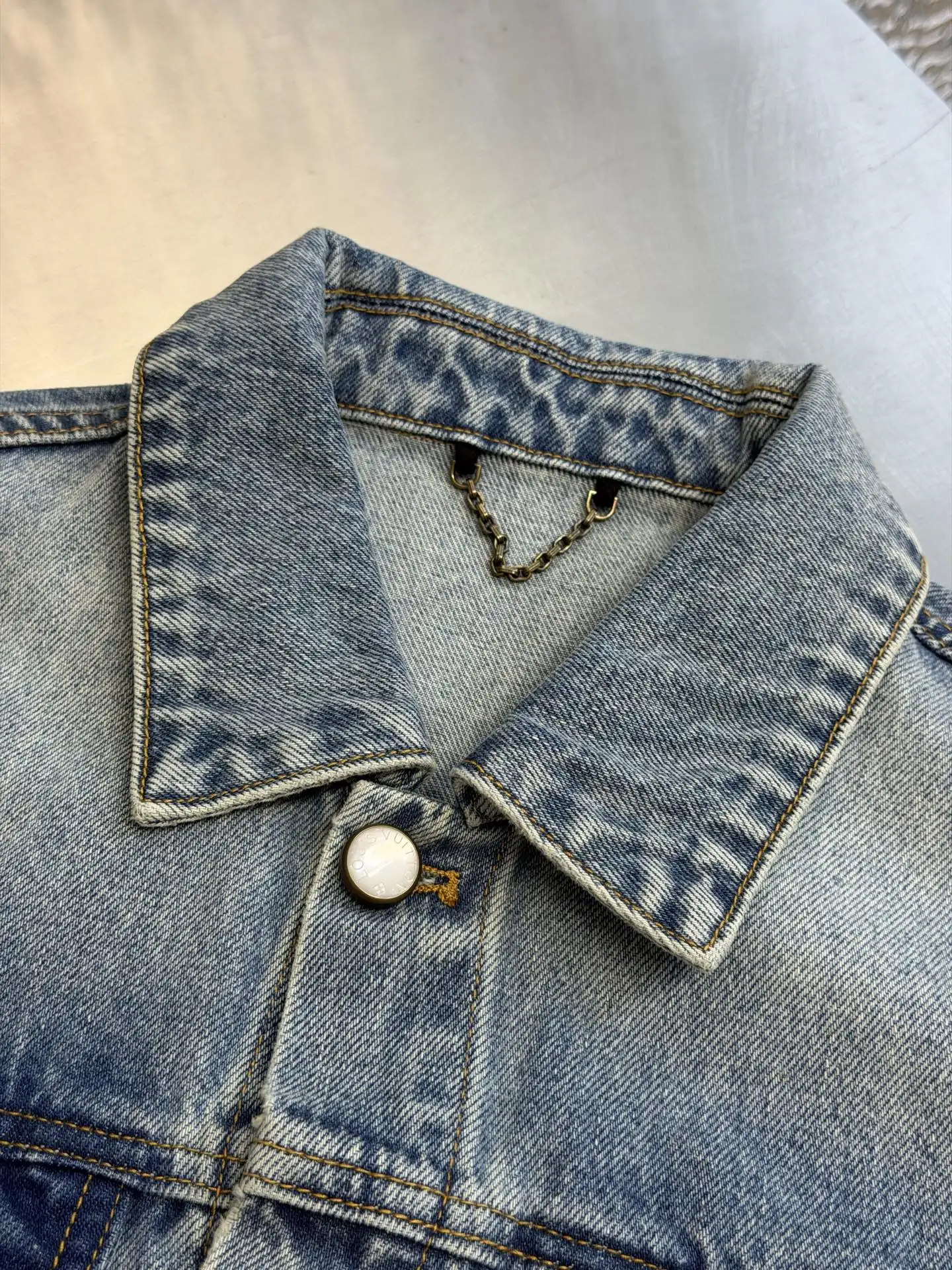 Embroidered Denim Trucker Jacket D33519171 — view 5