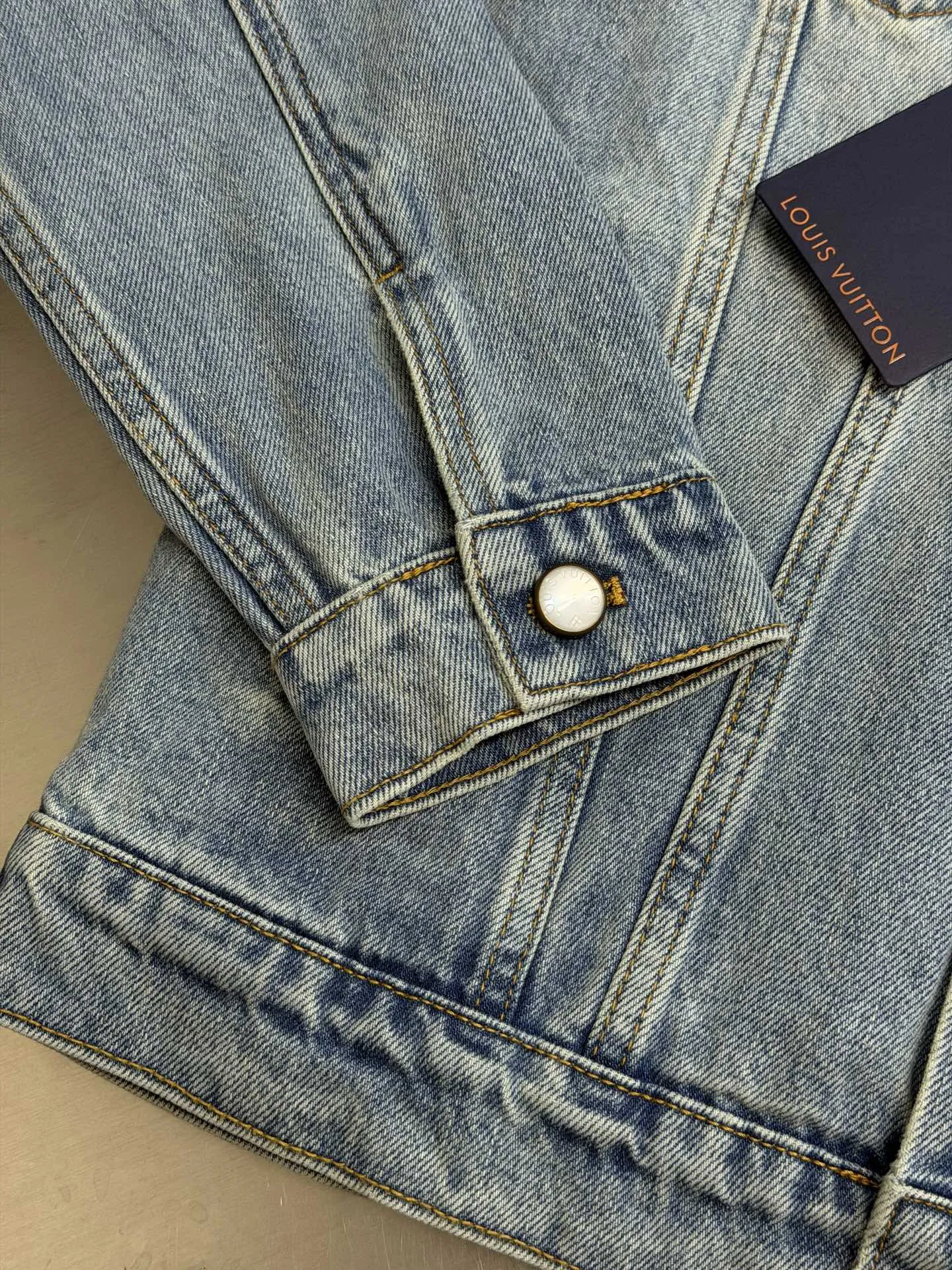 Embroidered Denim Trucker Jacket D33519171 — view 7