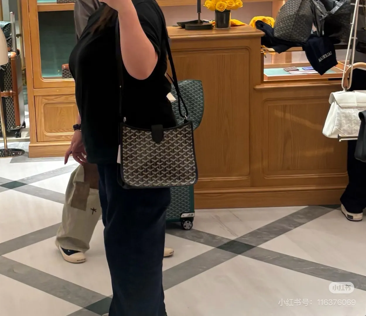 Musette Evelyn Monogram Shoulder Bag D35518225 — view 9