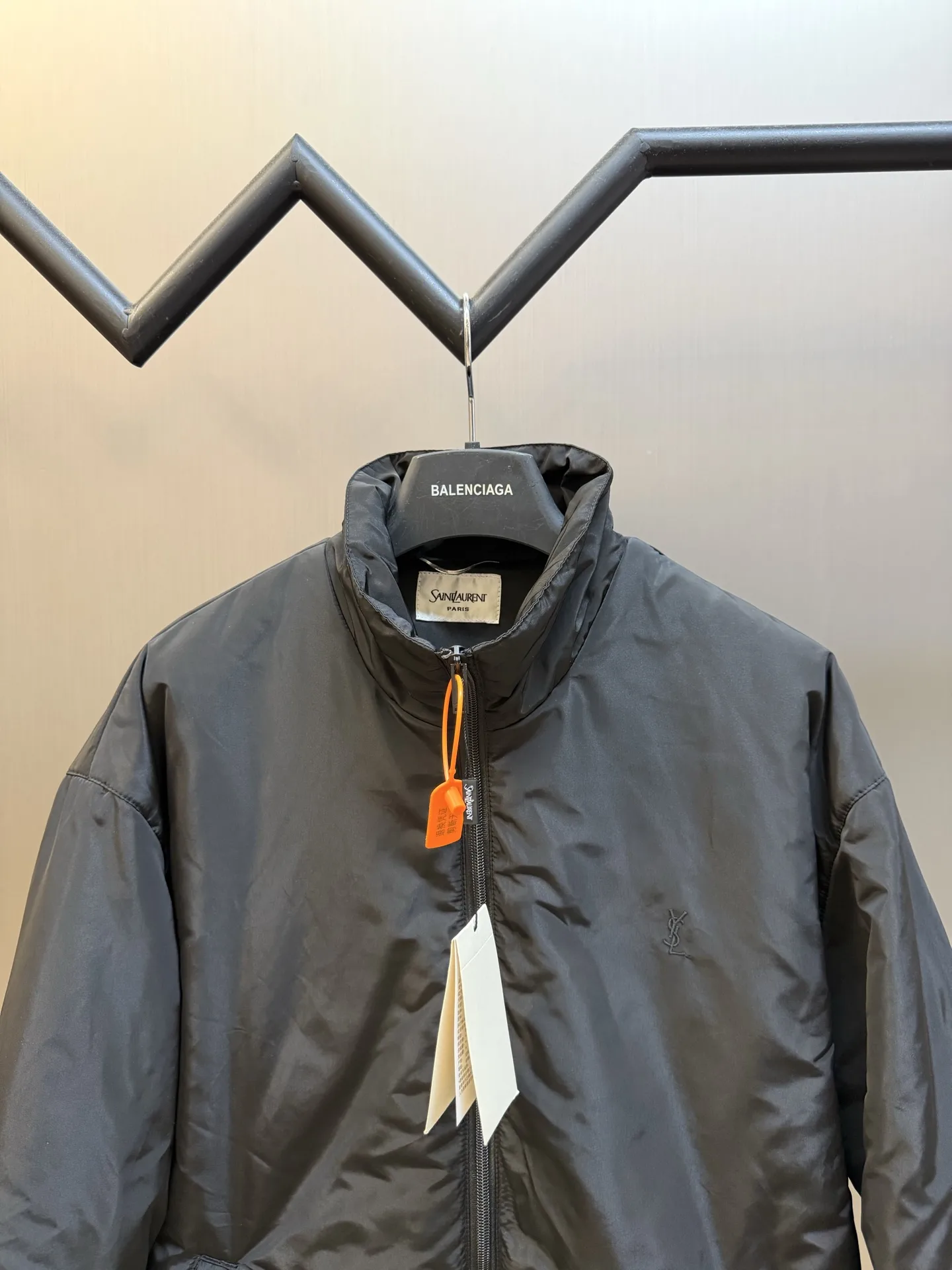 Logo-Embroidered Padded Bomber Jacket D36019158 — view 2