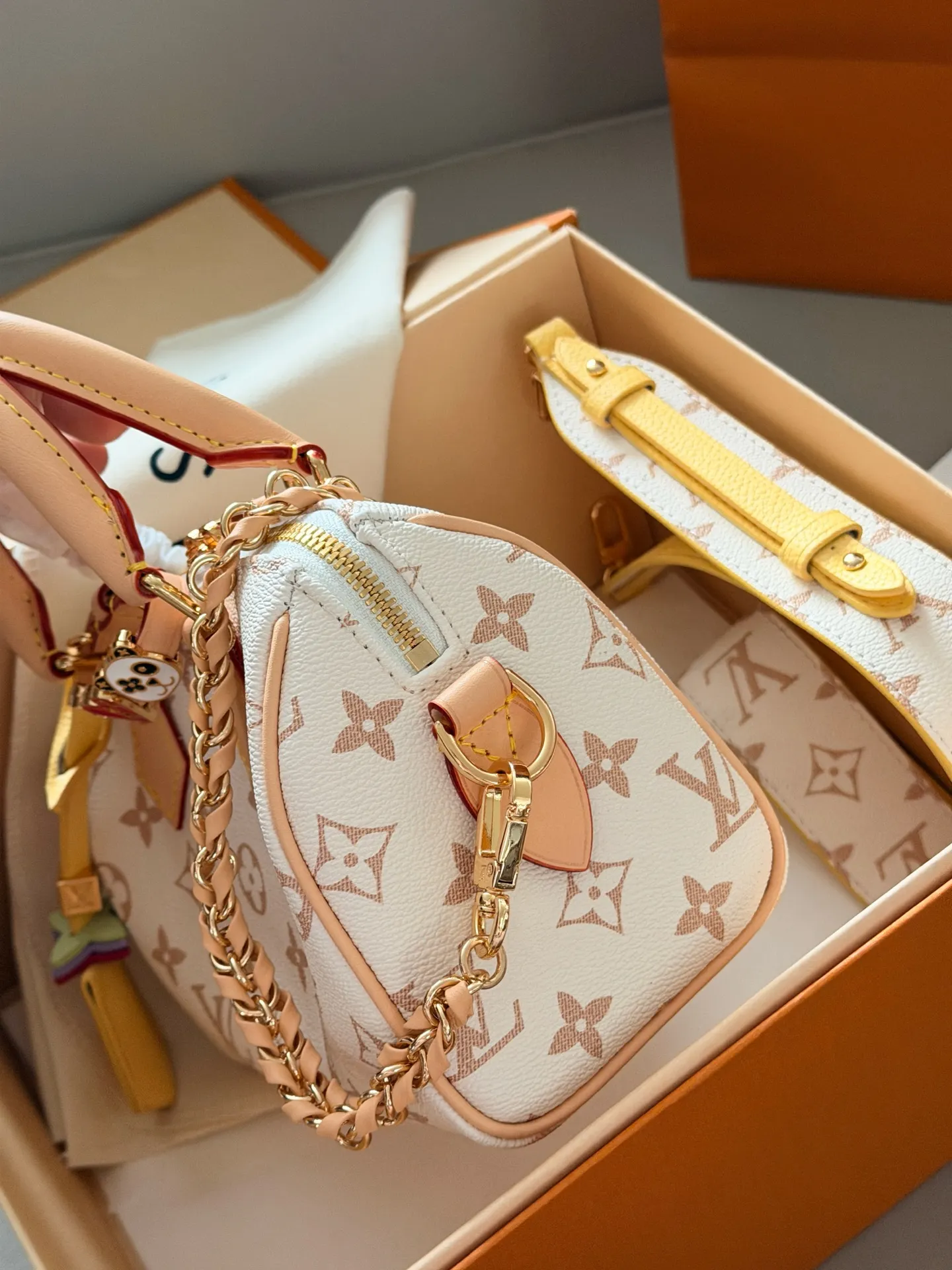 Speedy 18 Monogram Dune Top-Handle Bag D36018380 — view 6