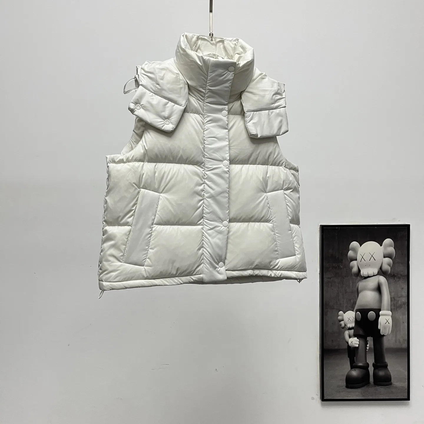 Hooded Quilted Down Puffer Vest D36019021 — view 4