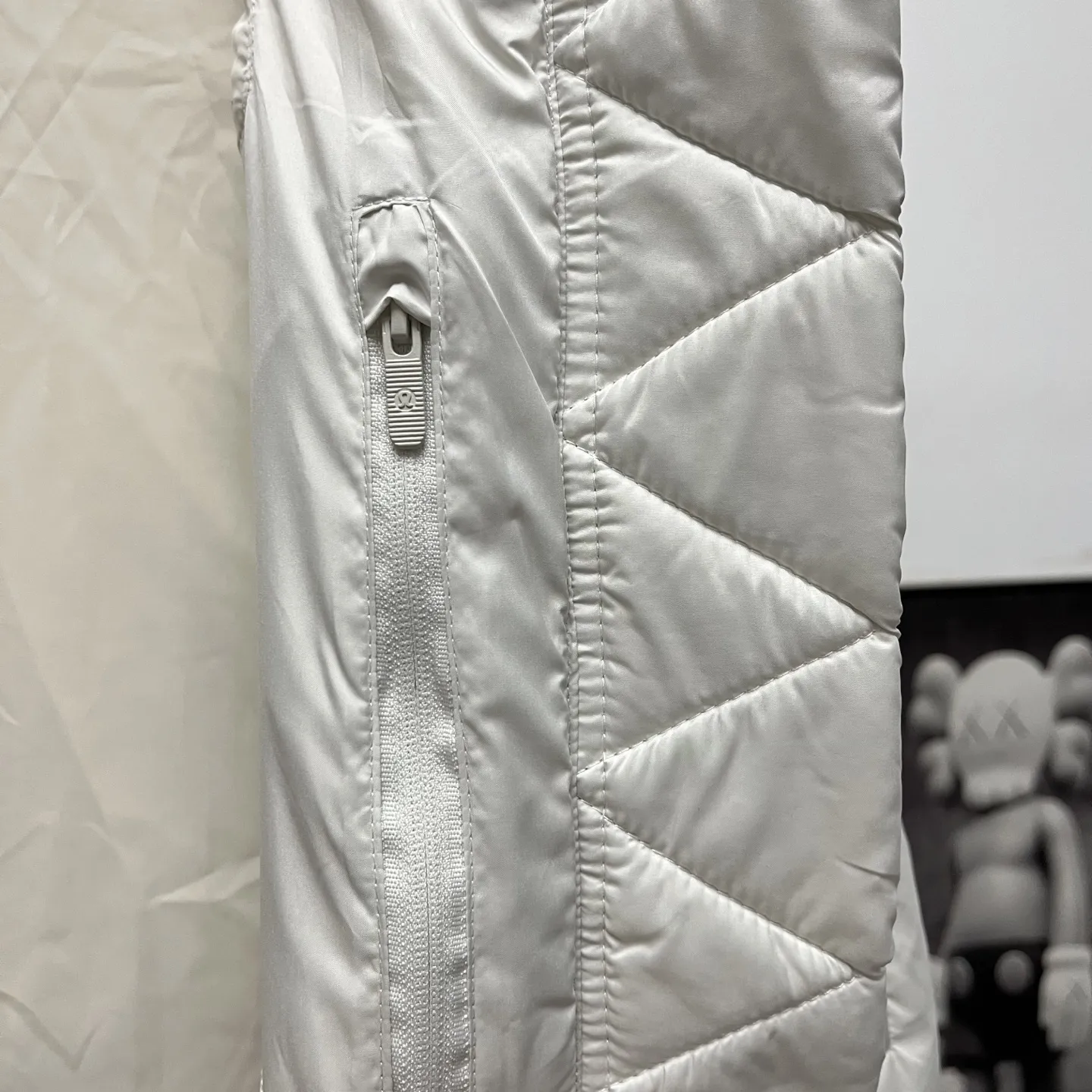 Hooded Quilted Down Puffer Vest D36019021 — view 7