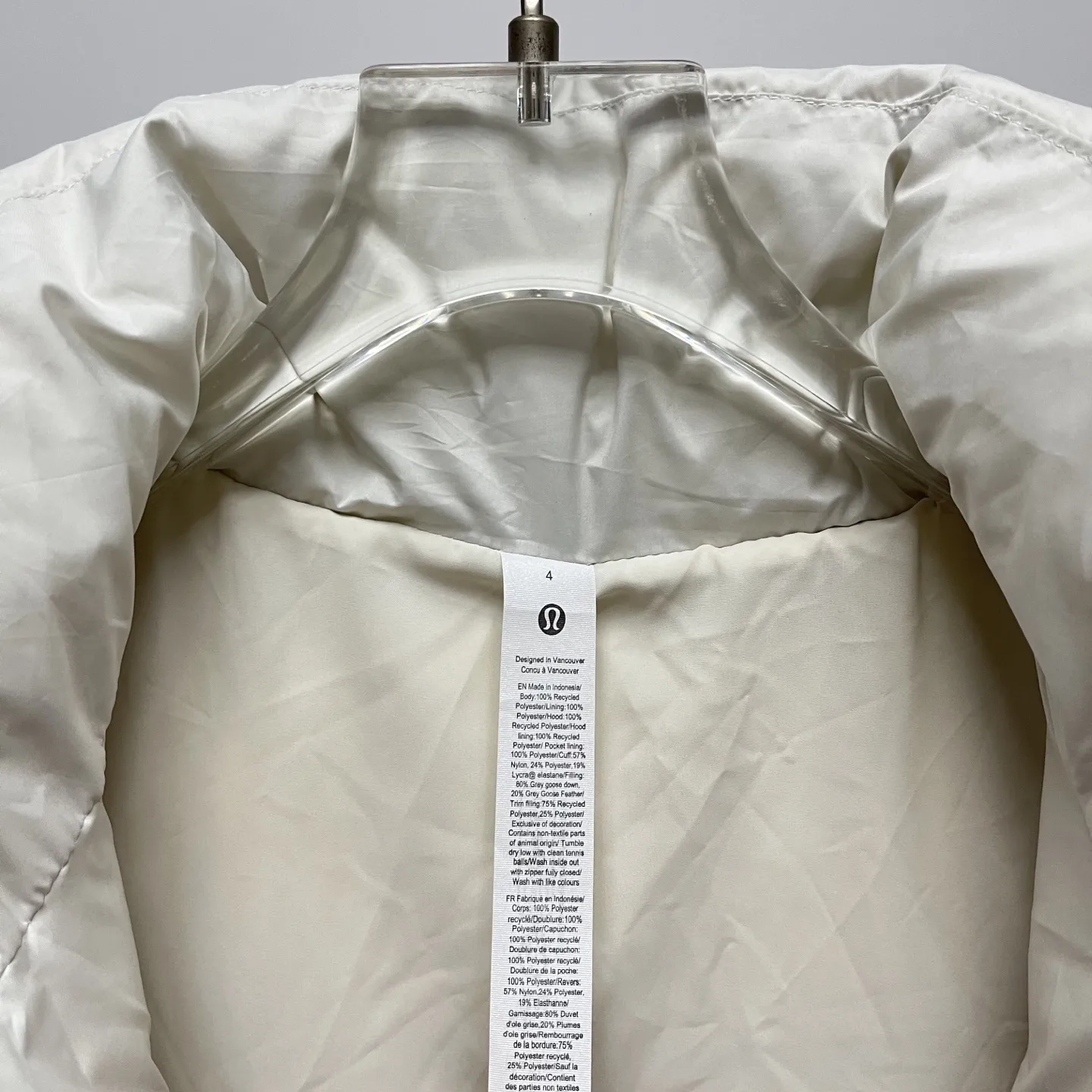 Hooded Quilted Down Puffer Vest D36019021 — view 8