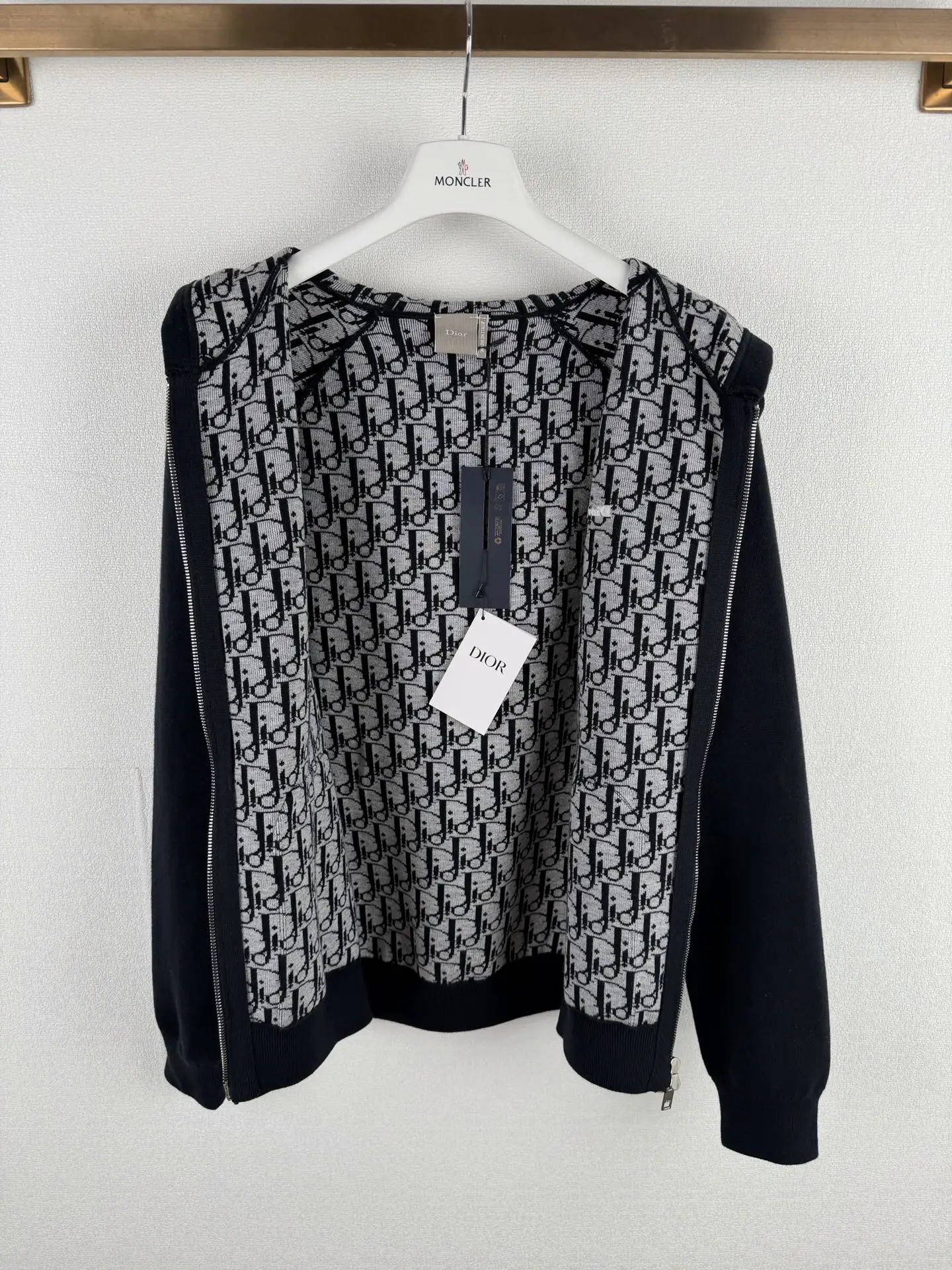 Oblique Jacquard Hooded Knit Cardigan D36523631 — view 11