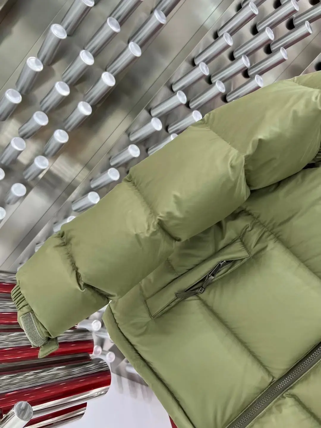 1996 Retro Nuptse Down-Filled Puffer Jacket D37020762 — view 3