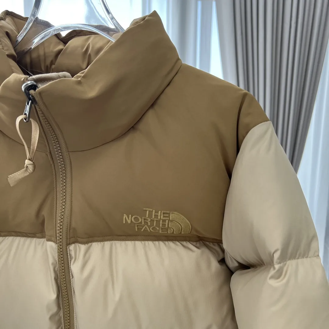 1996 Retro Nuptse Down-Filled Puffer Jacket D37020764 — view 5