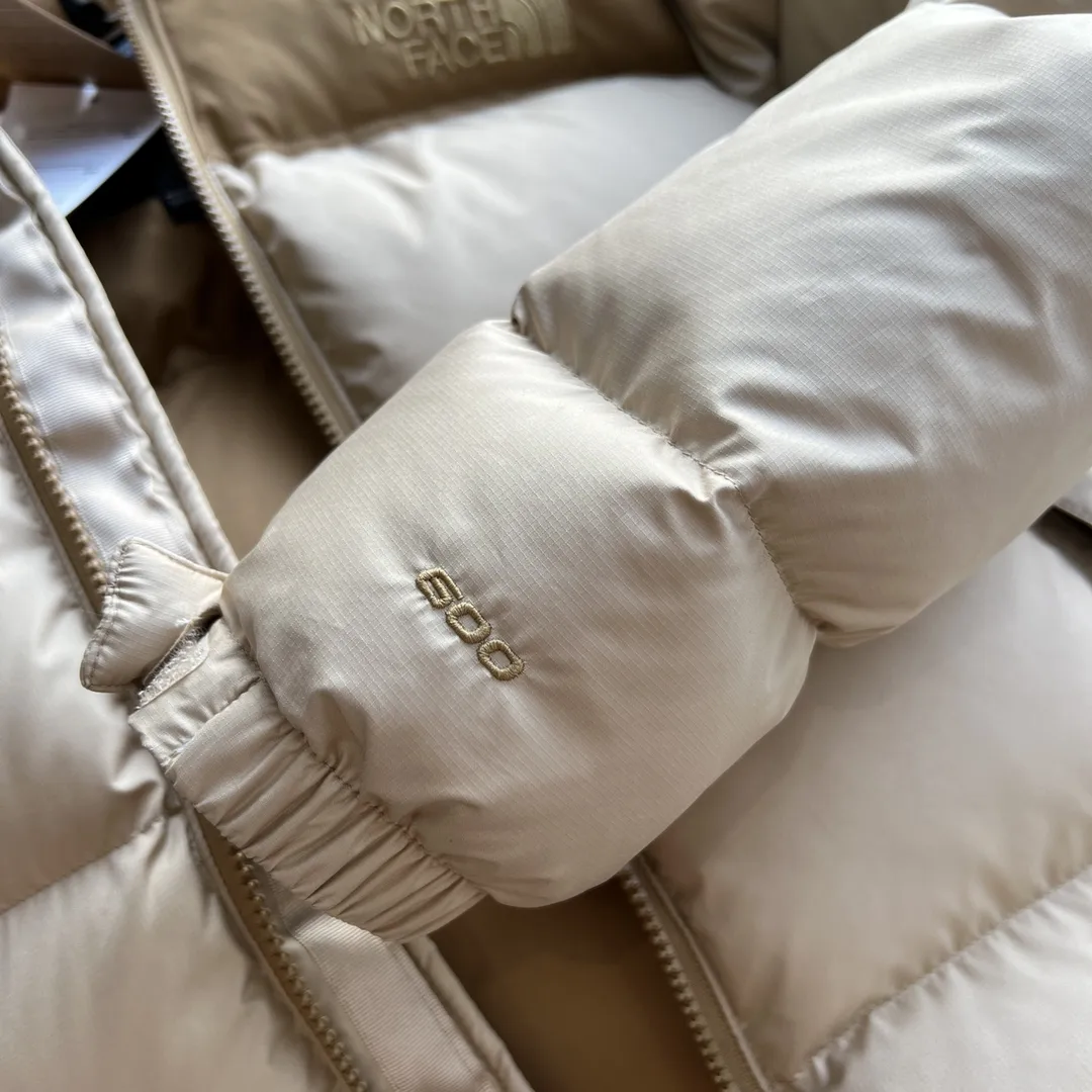 1996 Retro Nuptse Down-Filled Puffer Jacket D37020764 — view 8