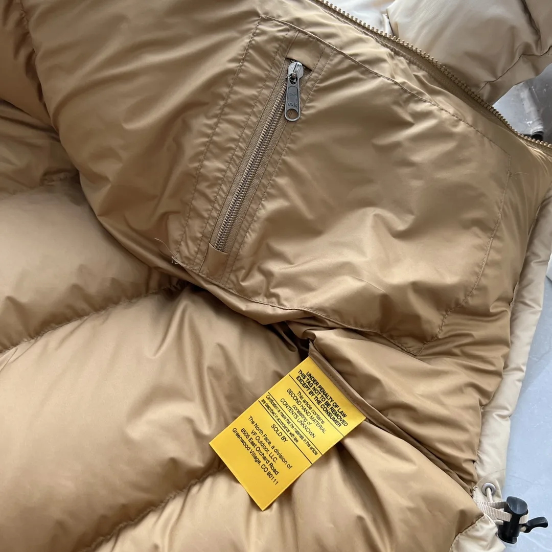 1996 Retro Nuptse Down-Filled Puffer Jacket D37020764 — view 9