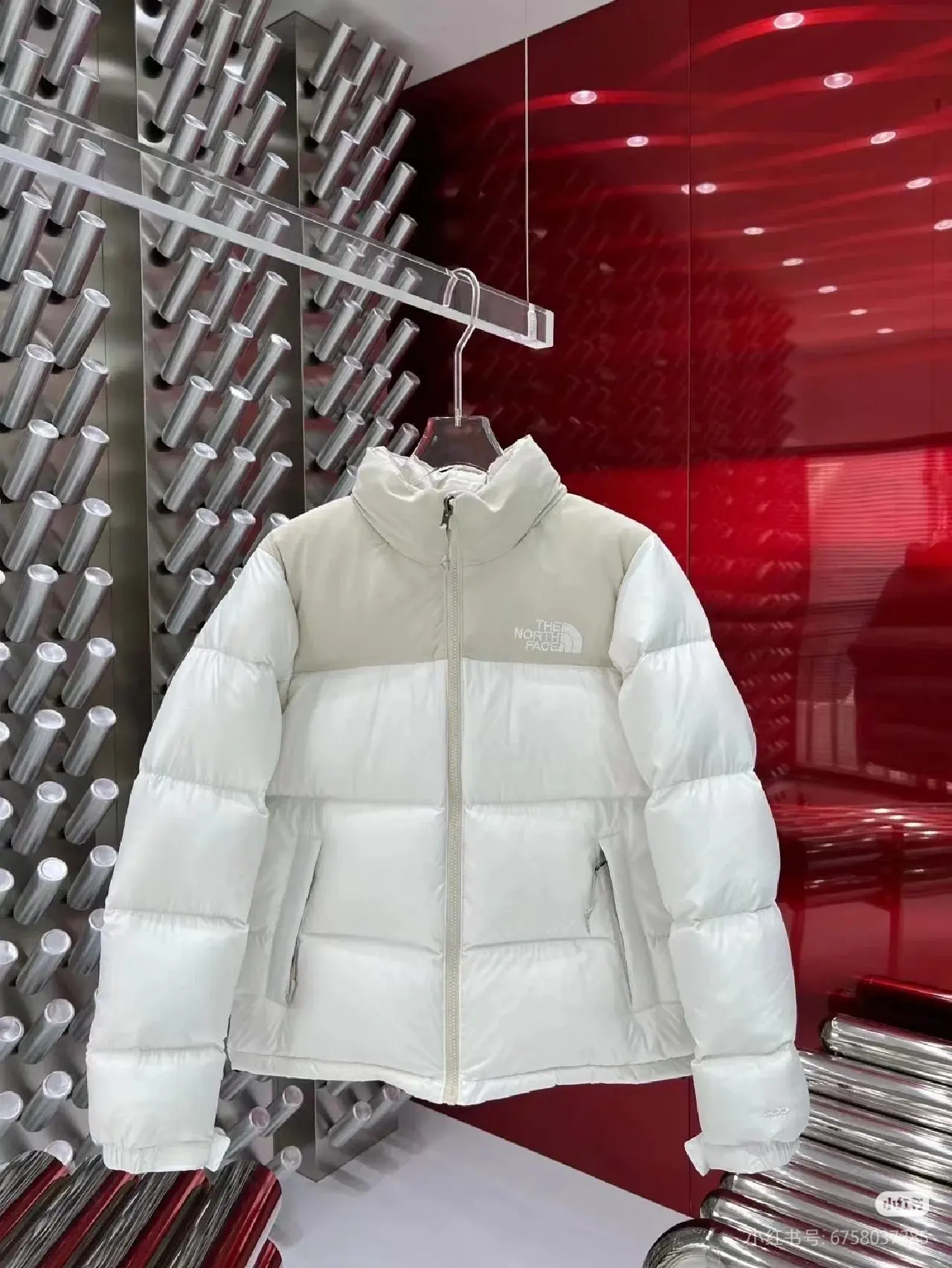 1996 Retro Nuptse Down-Filled Puffer Jacket D37020763